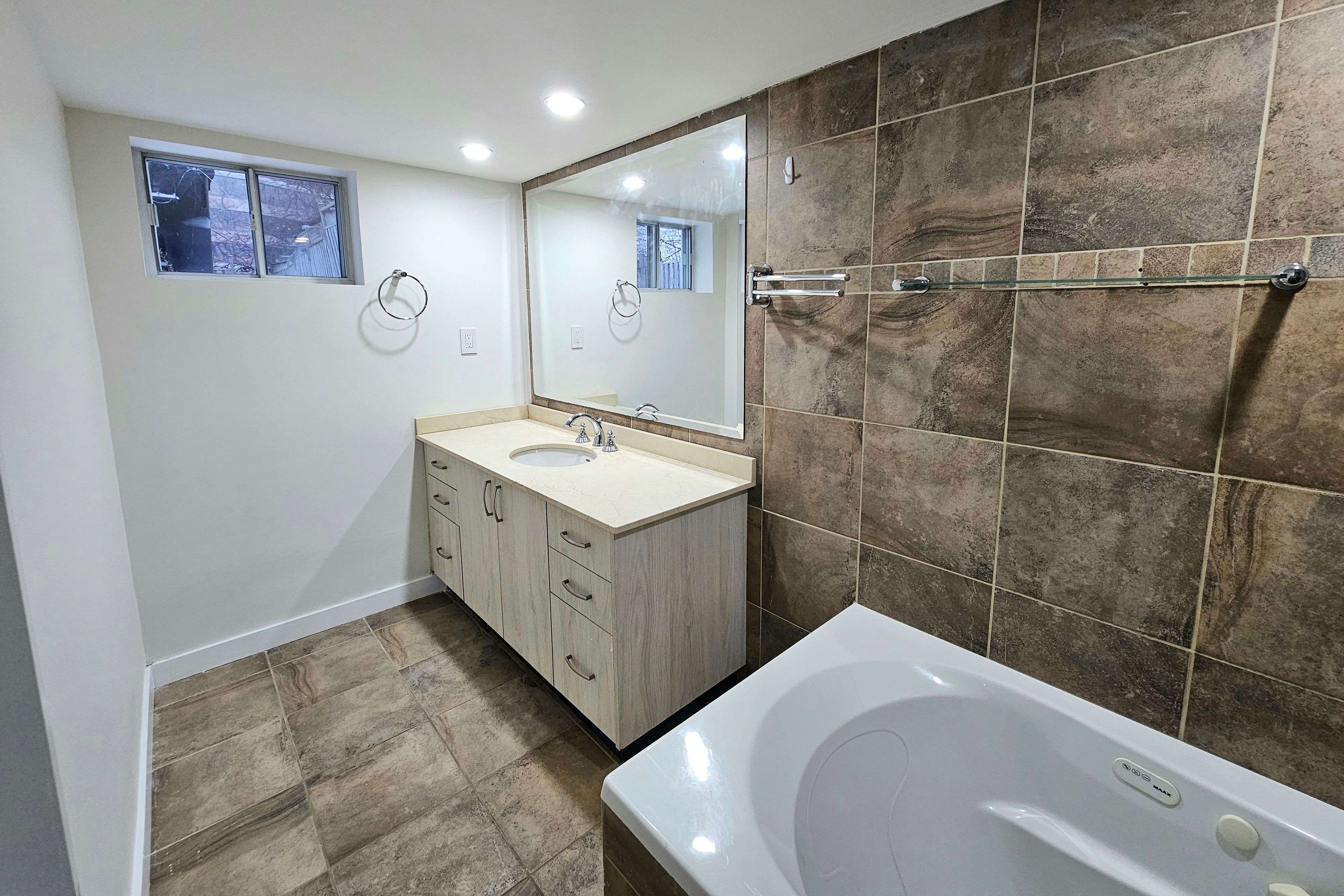 Toronto E04, ON M1L 3R7,17 Rockelm RD #BSMT