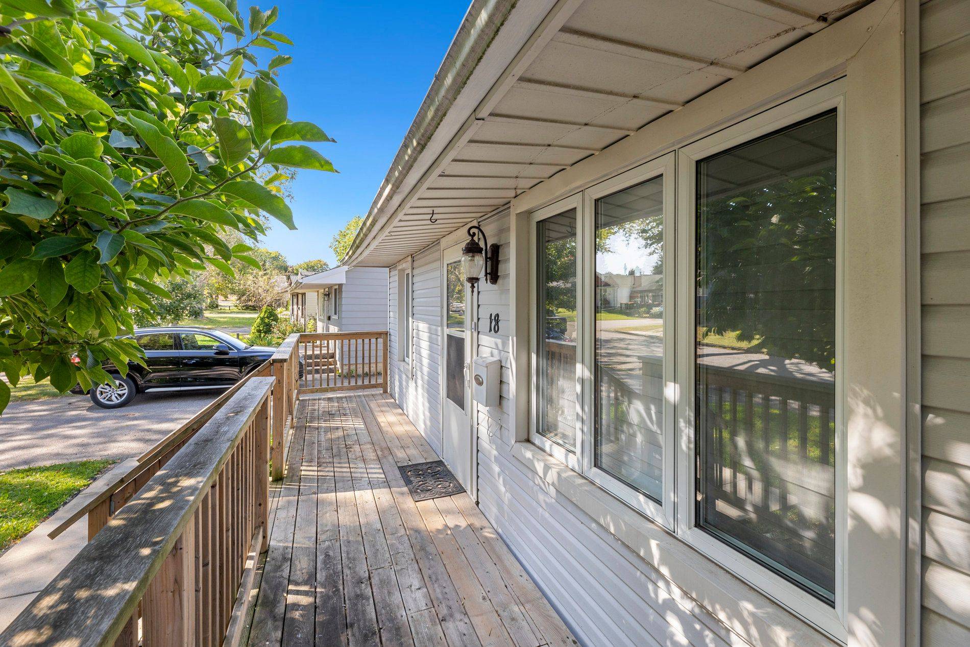 Ajax, ON L1S 1W1,18 Beech ST