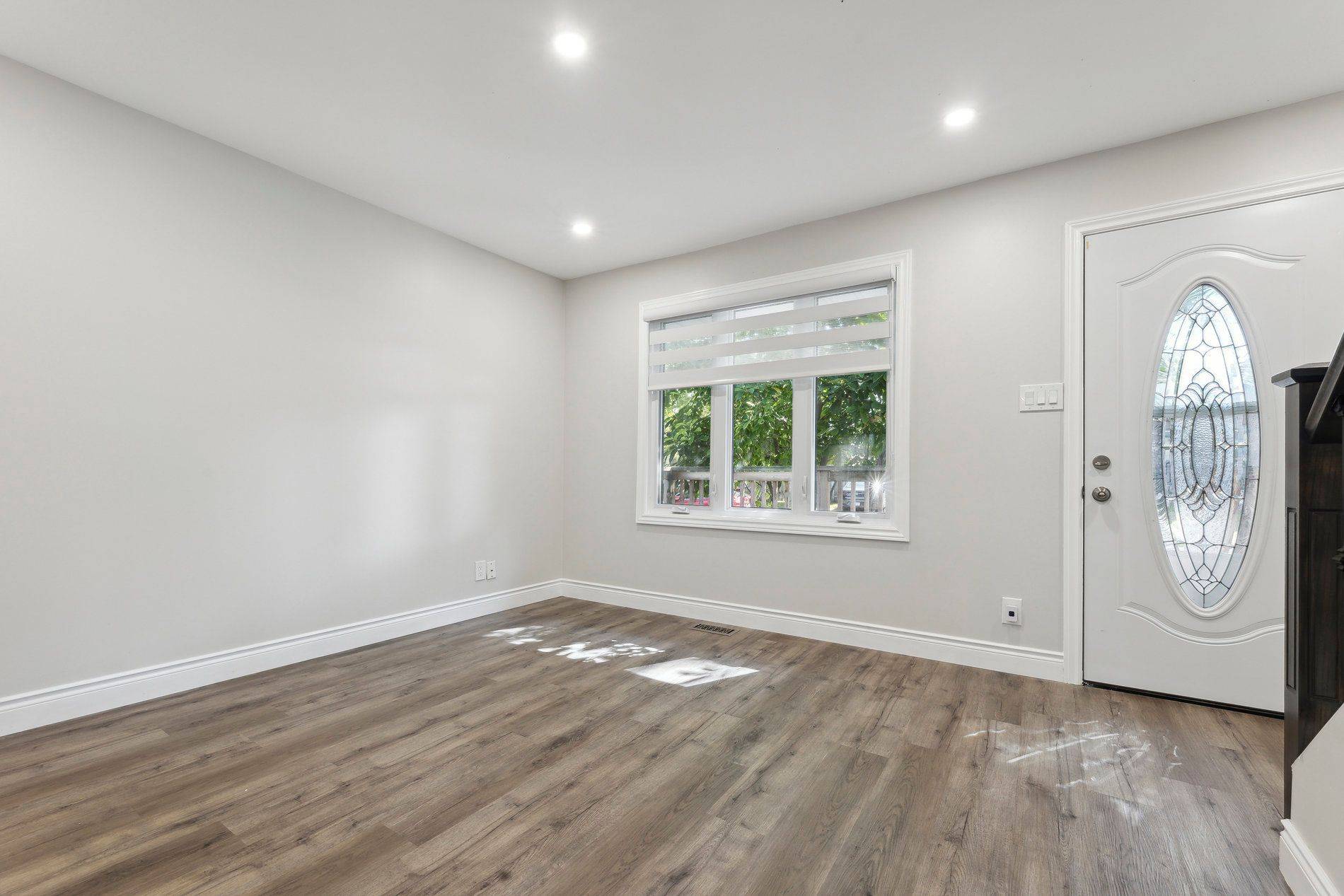 Ajax, ON L1S 1W1,18 Beech ST