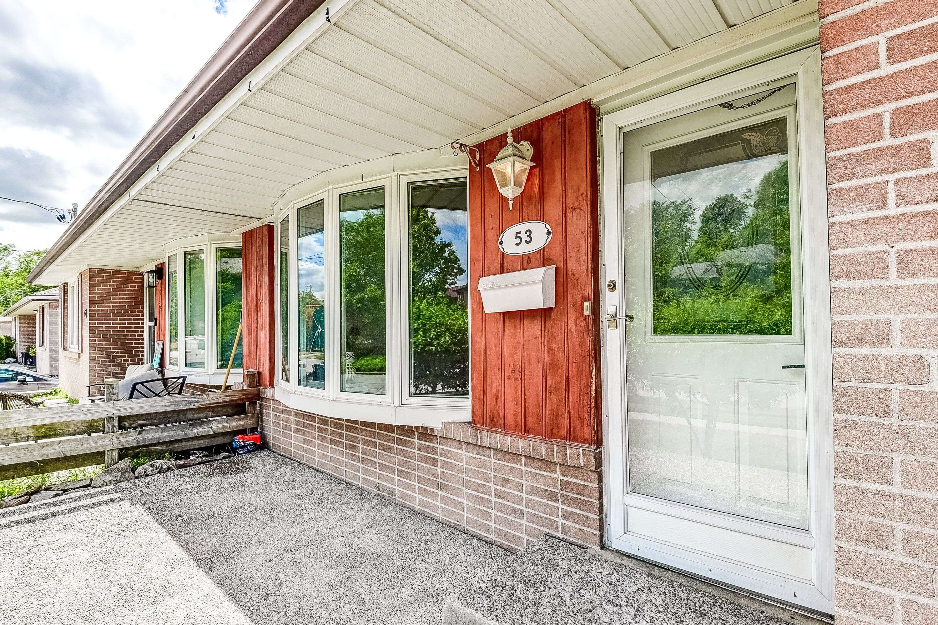 Toronto E10, ON M1E 2B9,53 Glory CRES