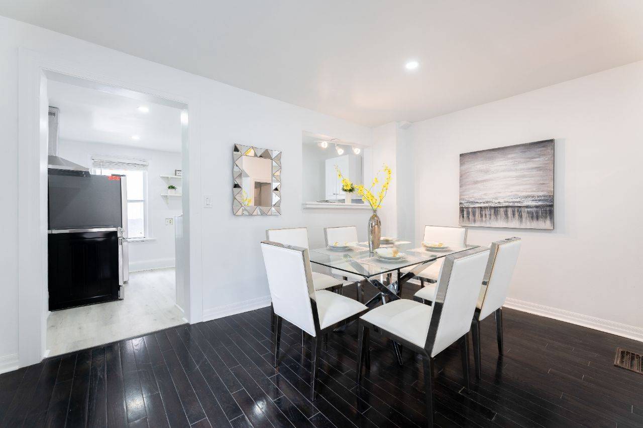 Toronto E02, ON M4E 3K3,106 Willow AVE