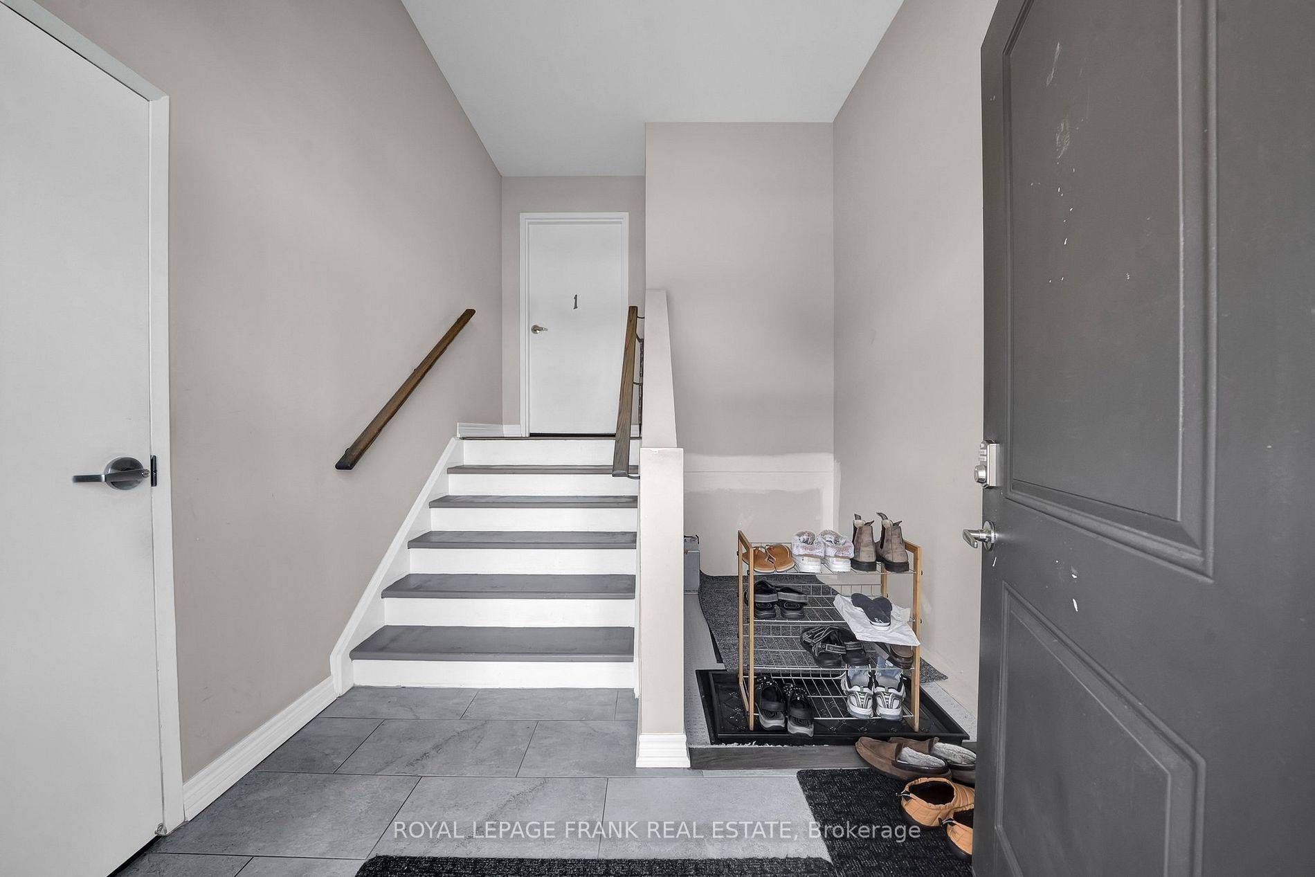 Oshawa, ON L1H 2R1,398 Olive AVE