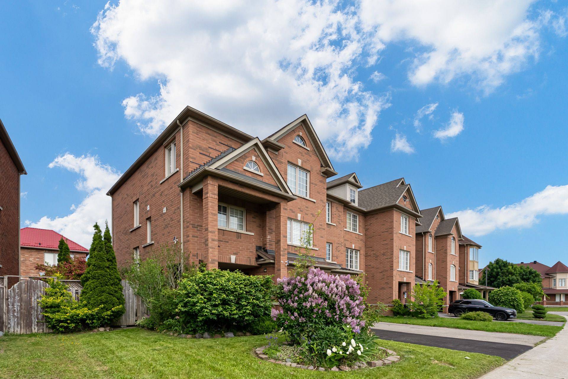 Toronto E11, ON M1X 1Z4,21 Polarlights WAY