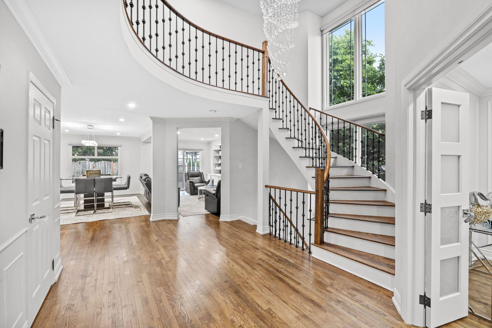 Oshawa, ON L1K 2C8,914 Sproule CRES