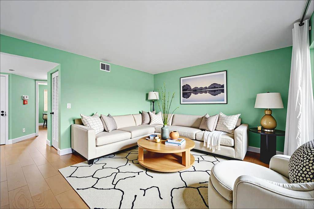 Coral Springs, FL 33071,913 CORAL CLUB DR #913