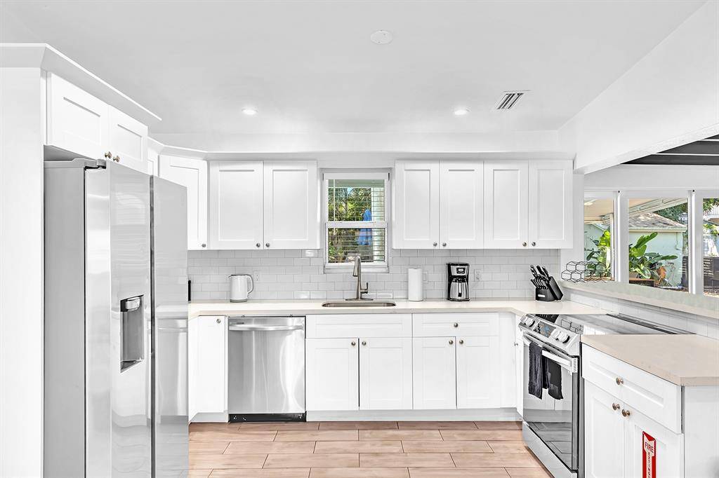 Oakland Park, FL 33334,1580 NE 35th St