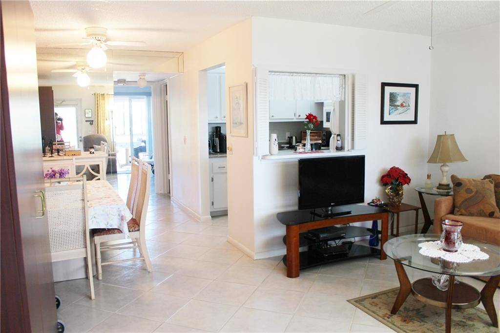 Deerfield Beach, FL 33442,43 Farnham B #43