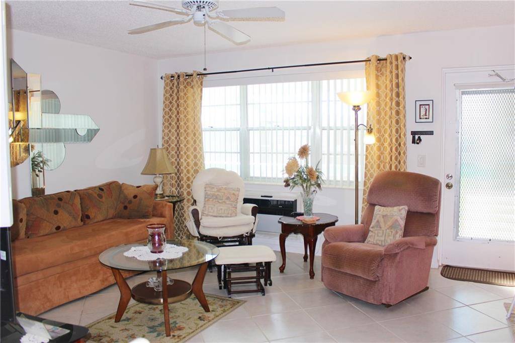 Deerfield Beach, FL 33442,43 Farnham B #43