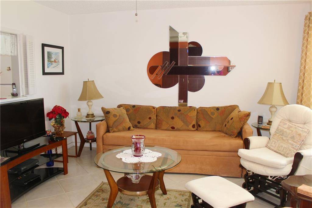 Deerfield Beach, FL 33442,43 Farnham B #43