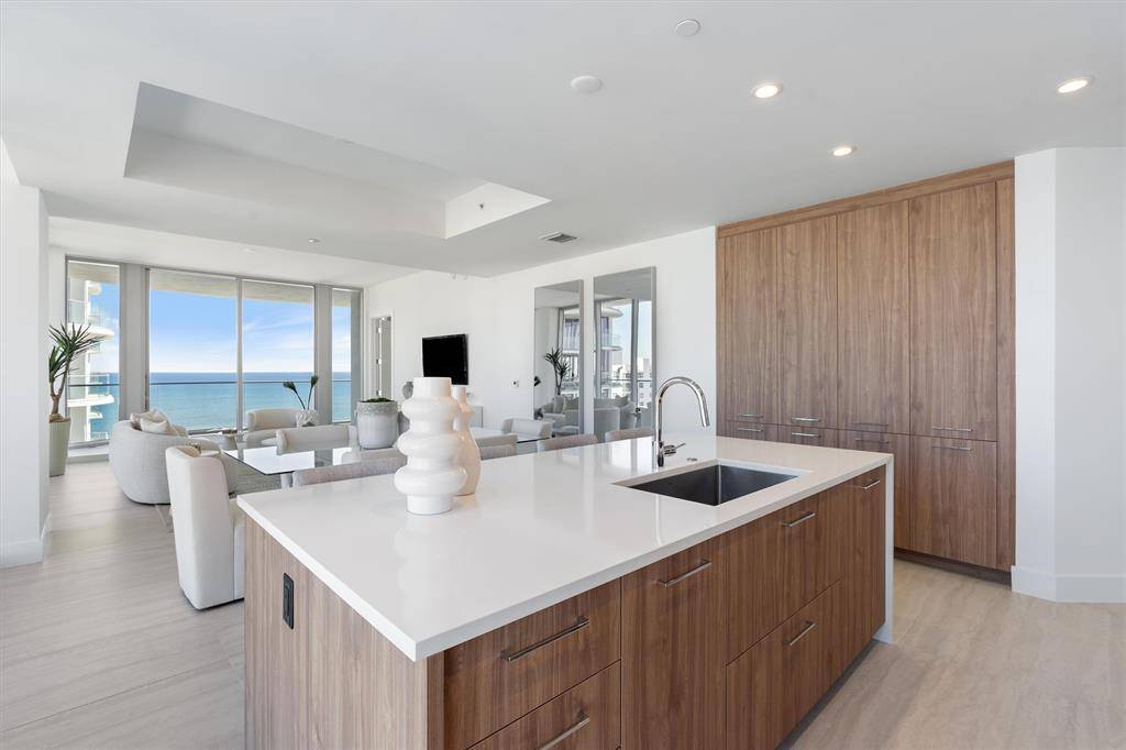 Fort Lauderdale, FL 33304,153 N Seabreeze Blvd #1405-S