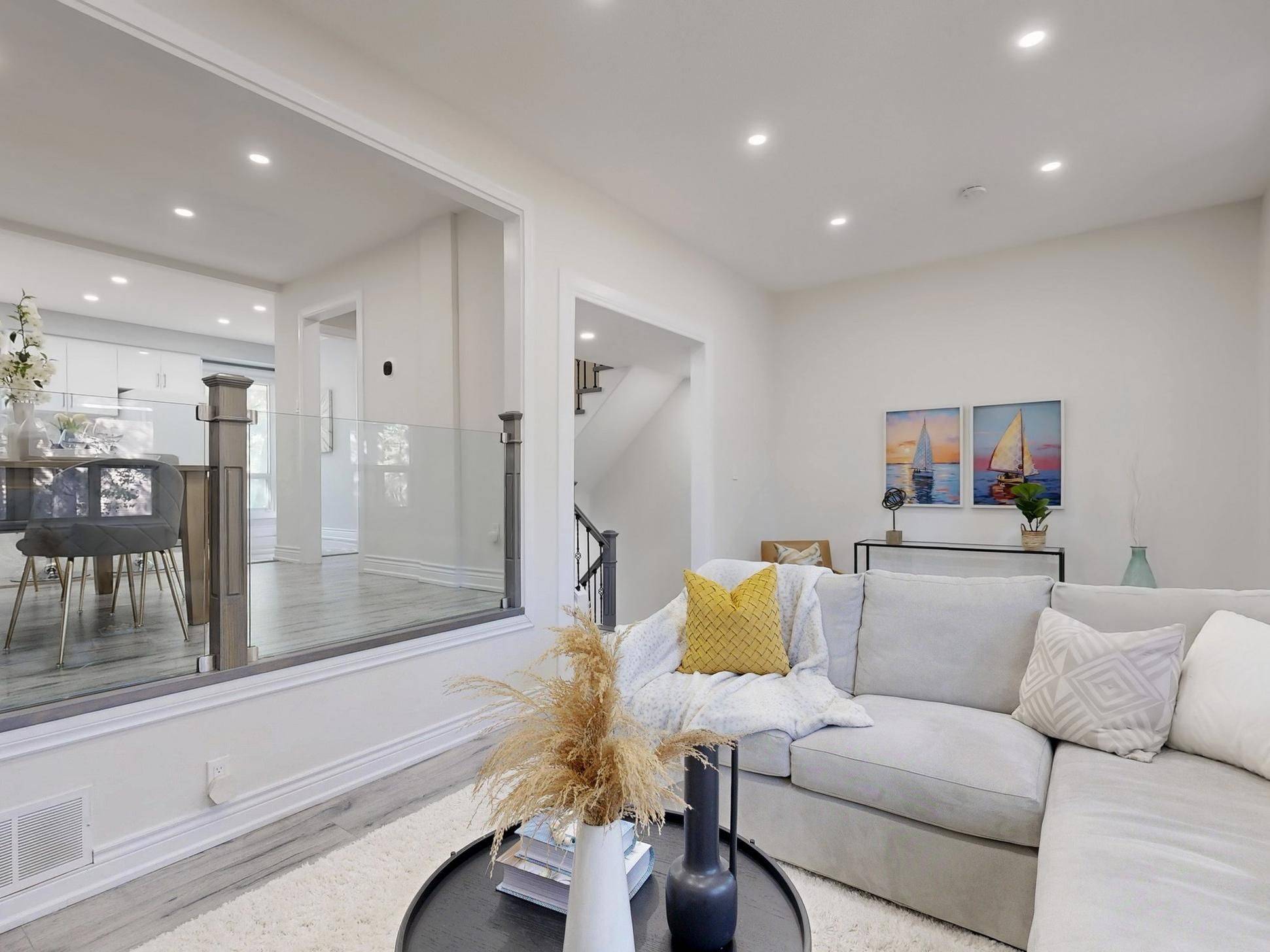 Aurora, ON L4G 3M4,109 Poplar CRES