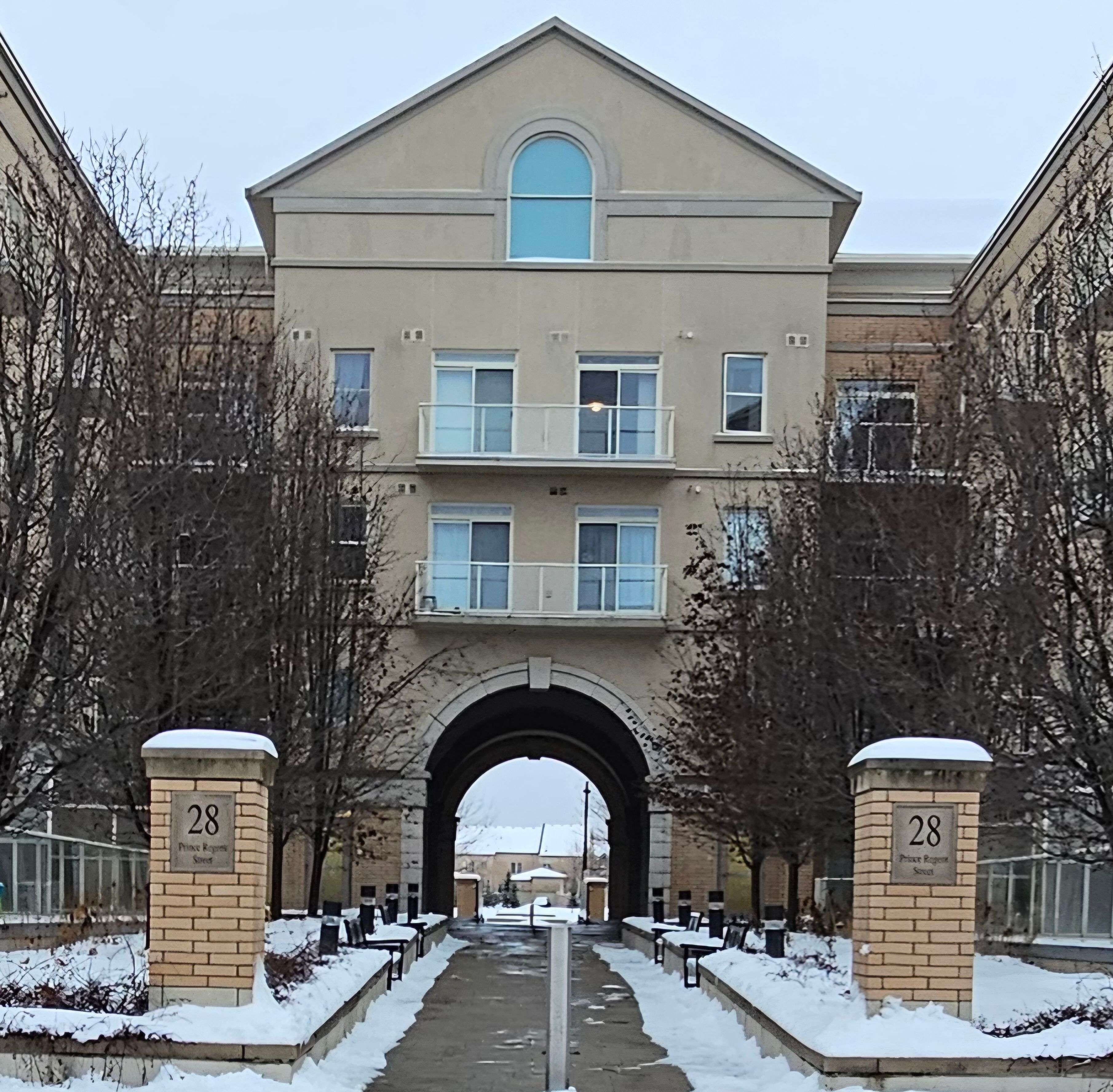 Markham, ON L6C 0V5,28 Prince Regent ST #Ph14