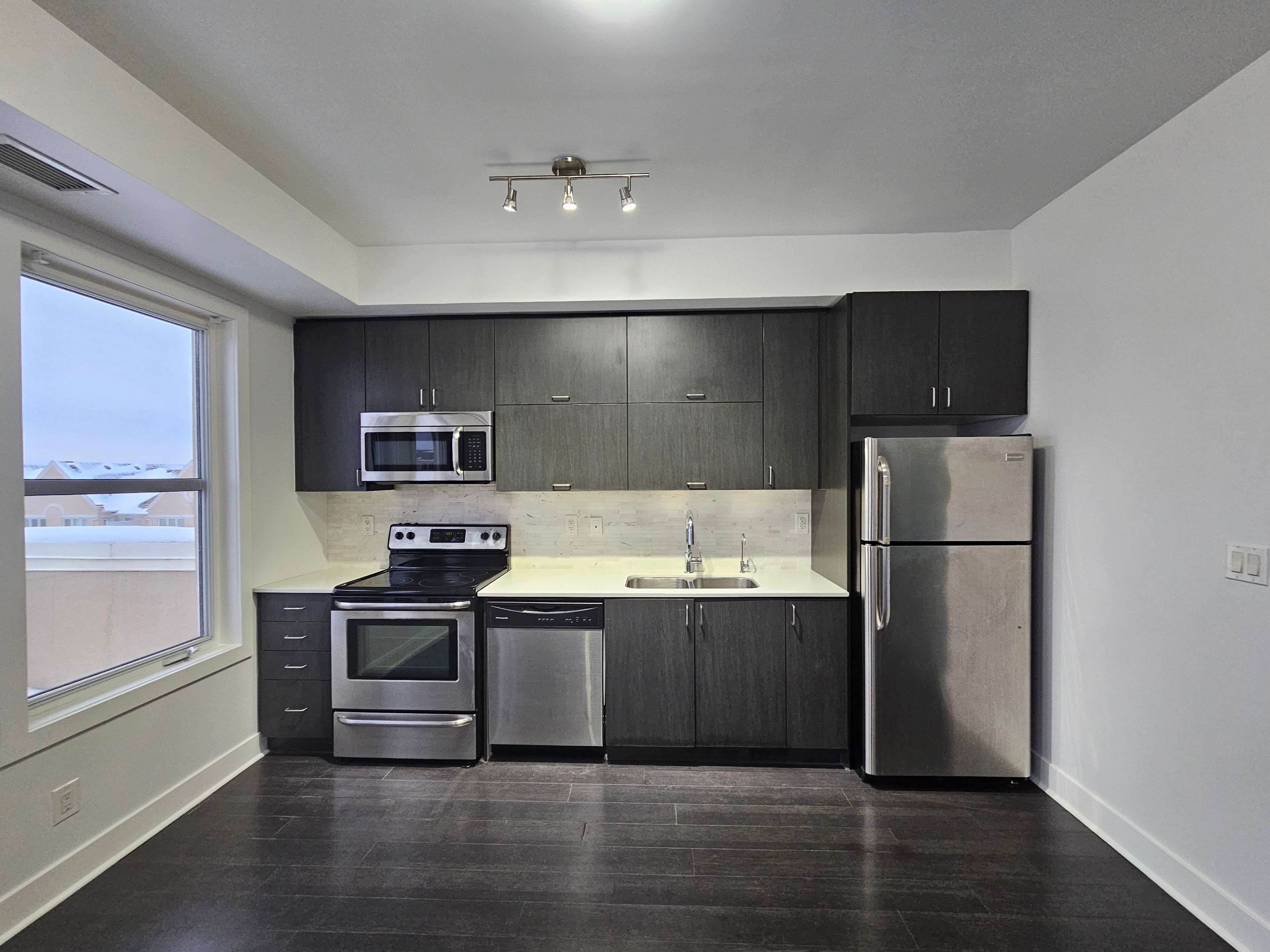 Markham, ON L6C 0V5,28 Prince Regent ST #Ph14