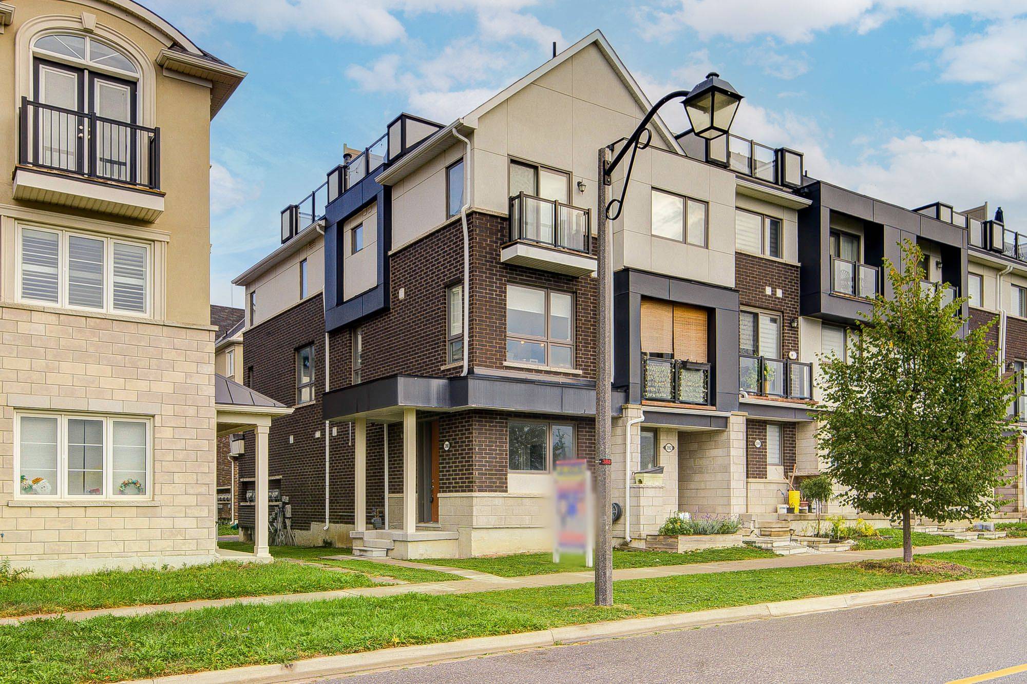 Markham, ON L6B 1N1,390 Arthur Bonner AVE