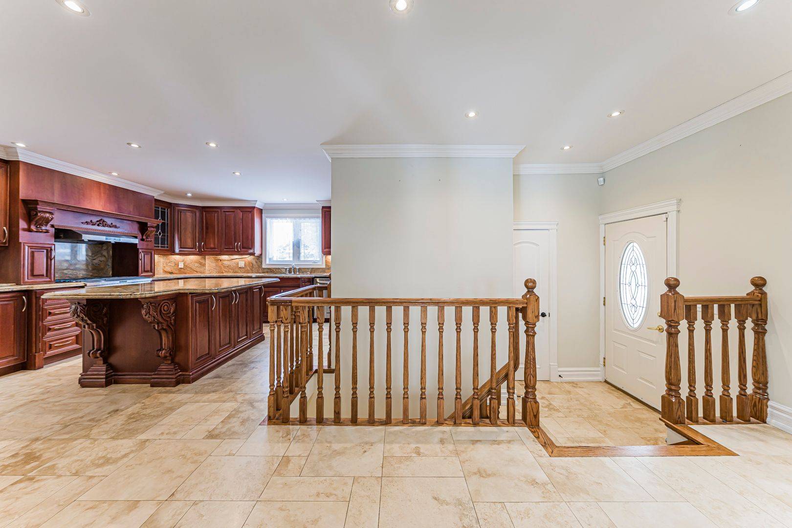 Markham, ON L3R 8G2,85 Lee AVE #Upper