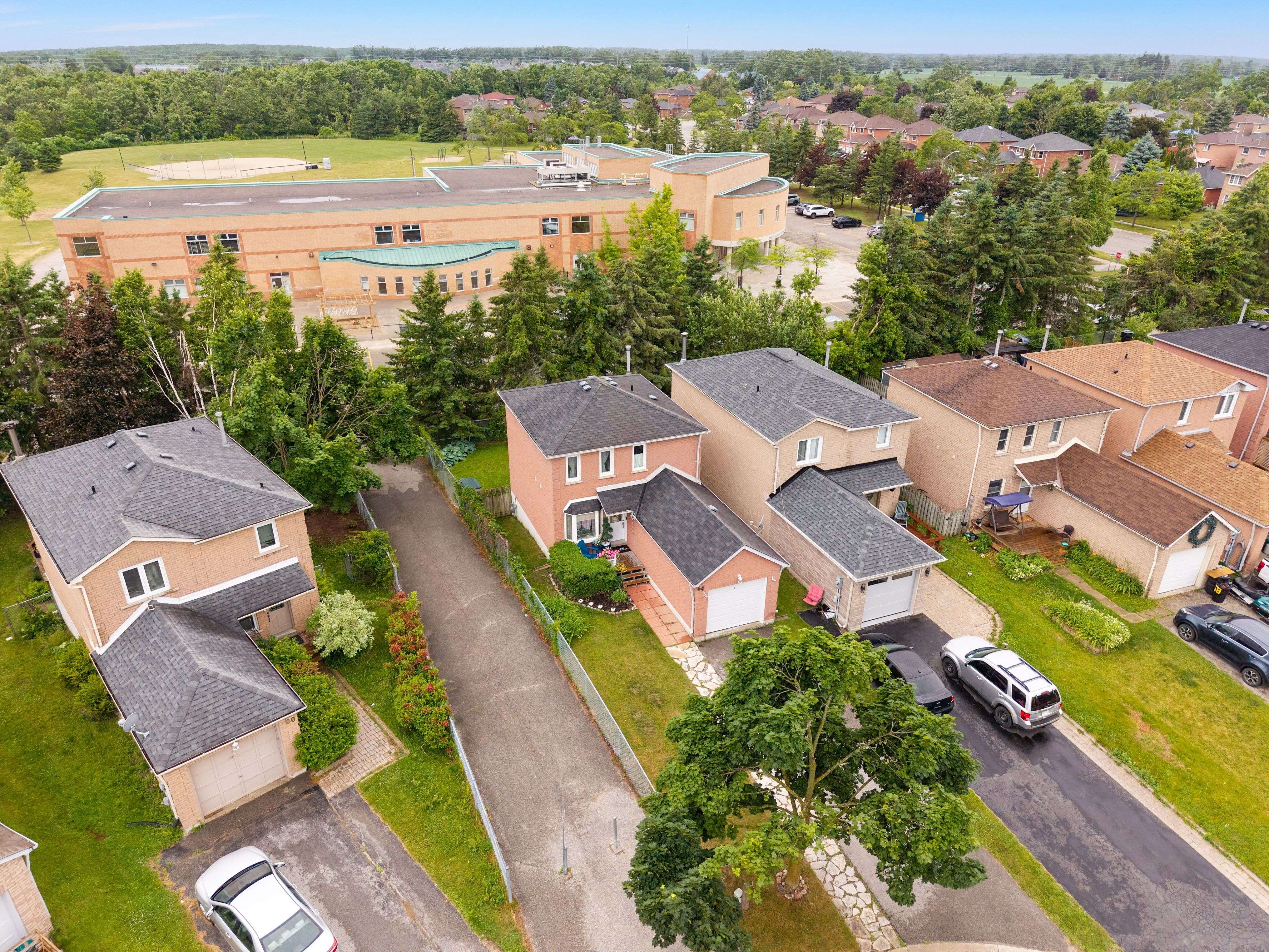 Barrie, ON L4N 7E1,64 Wallace DR