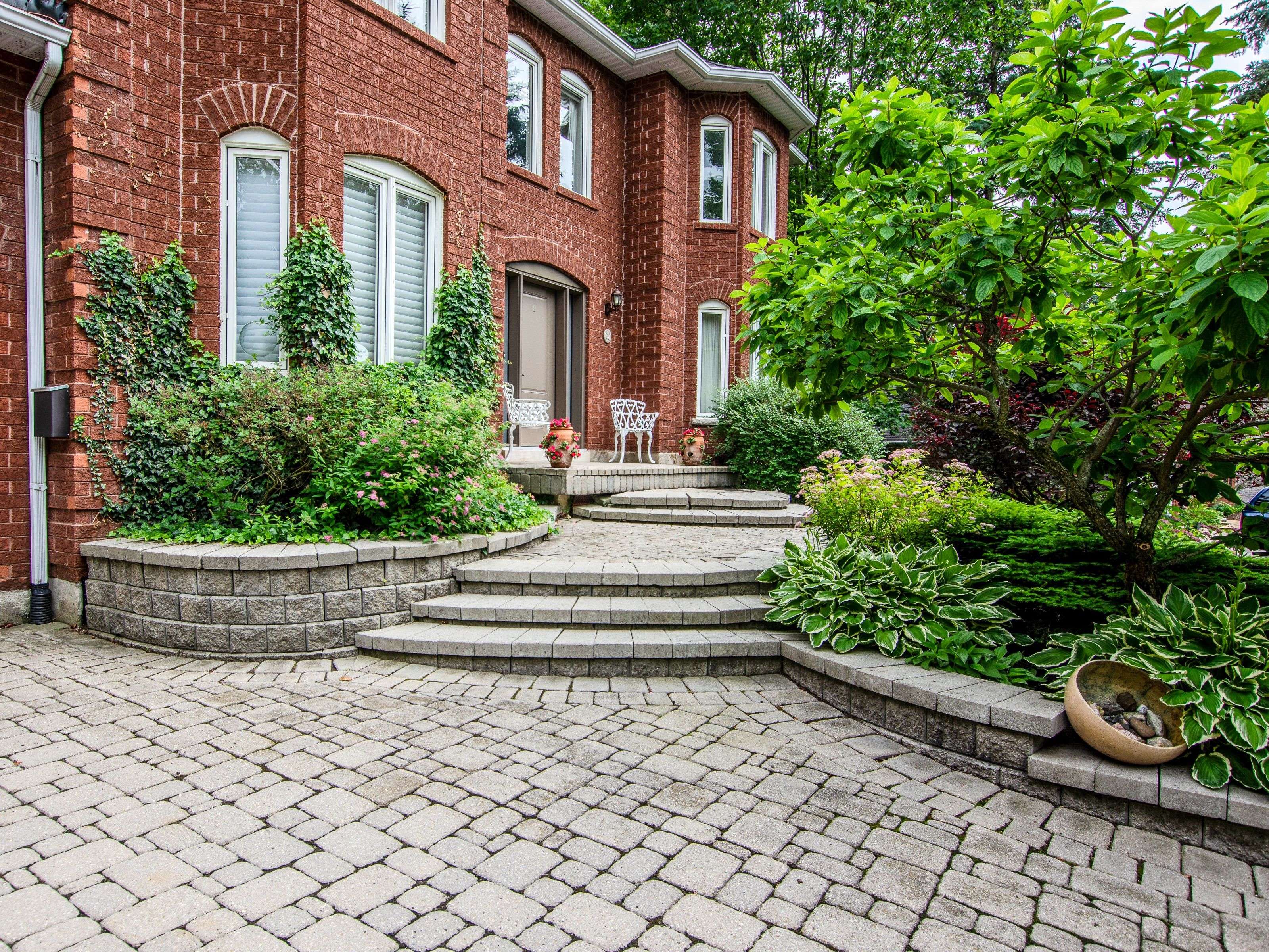 Springwater, ON L4N 7K8,68 Alana DR