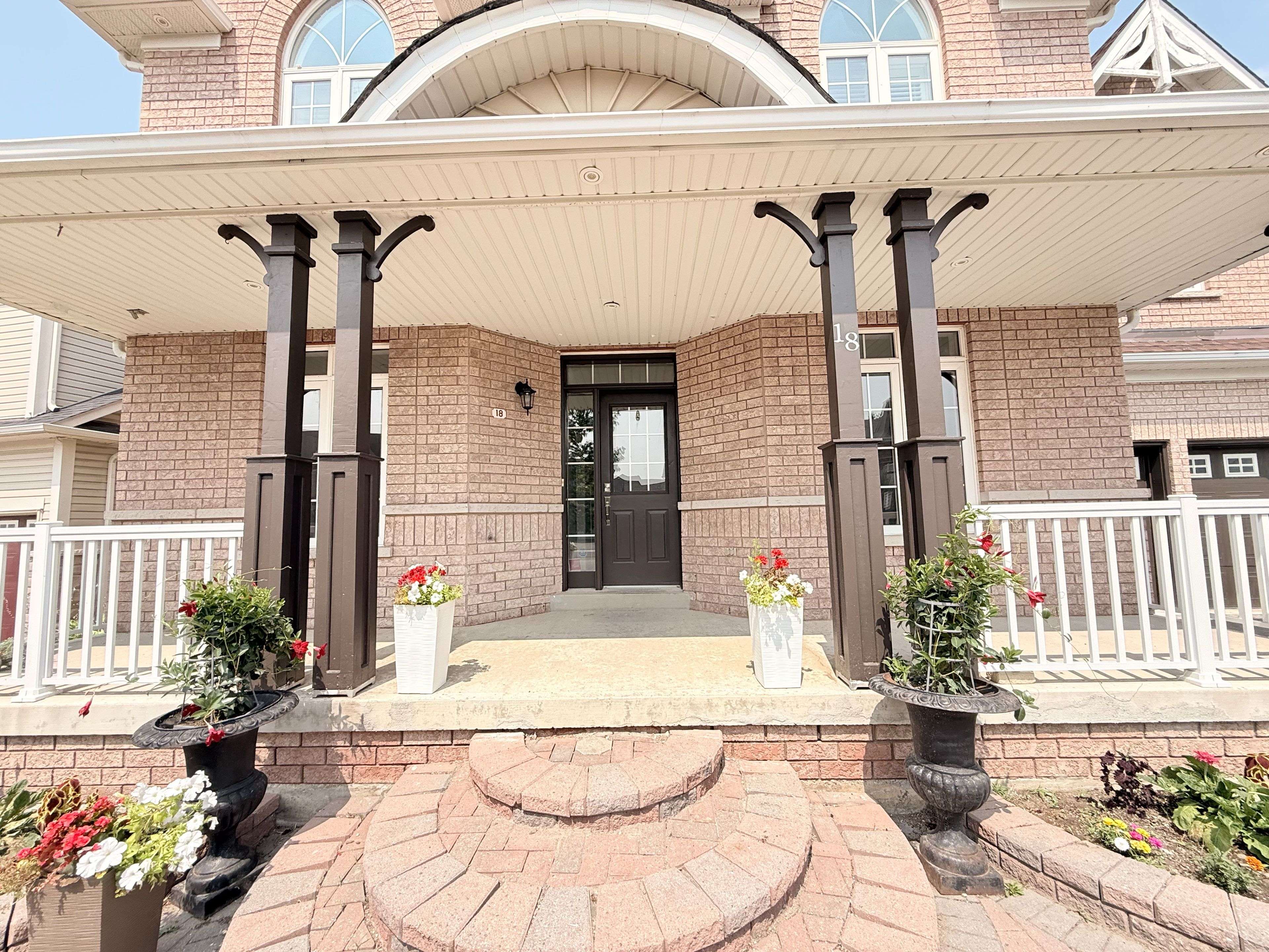 Barrie, ON L4M 7H6,18 The Queensway N/A