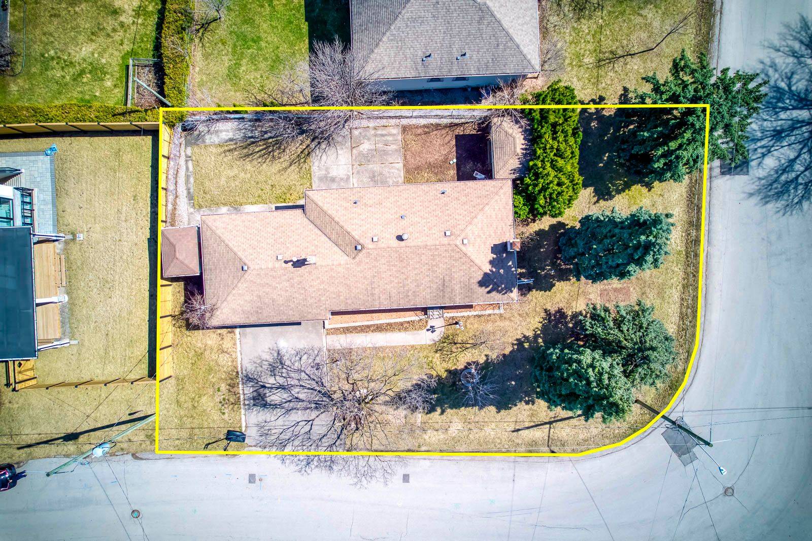 Oakville, ON L6L 4H2,577 Trudale CT