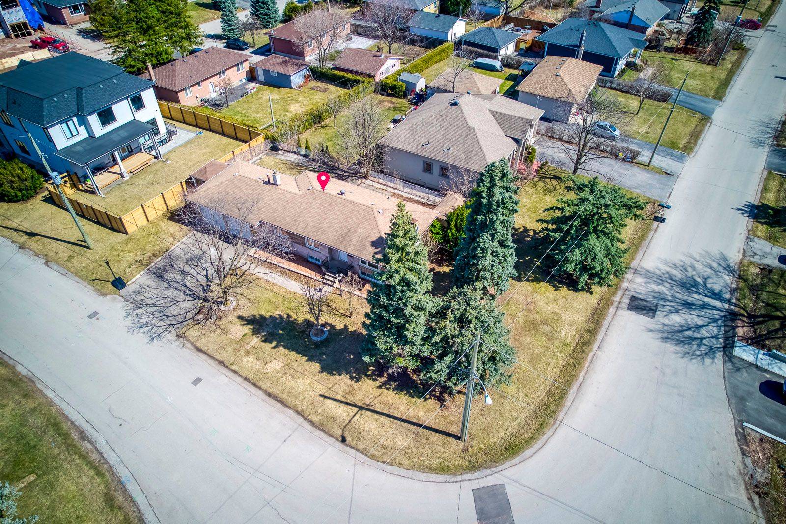 Oakville, ON L6L 4H2,577 Trudale CT