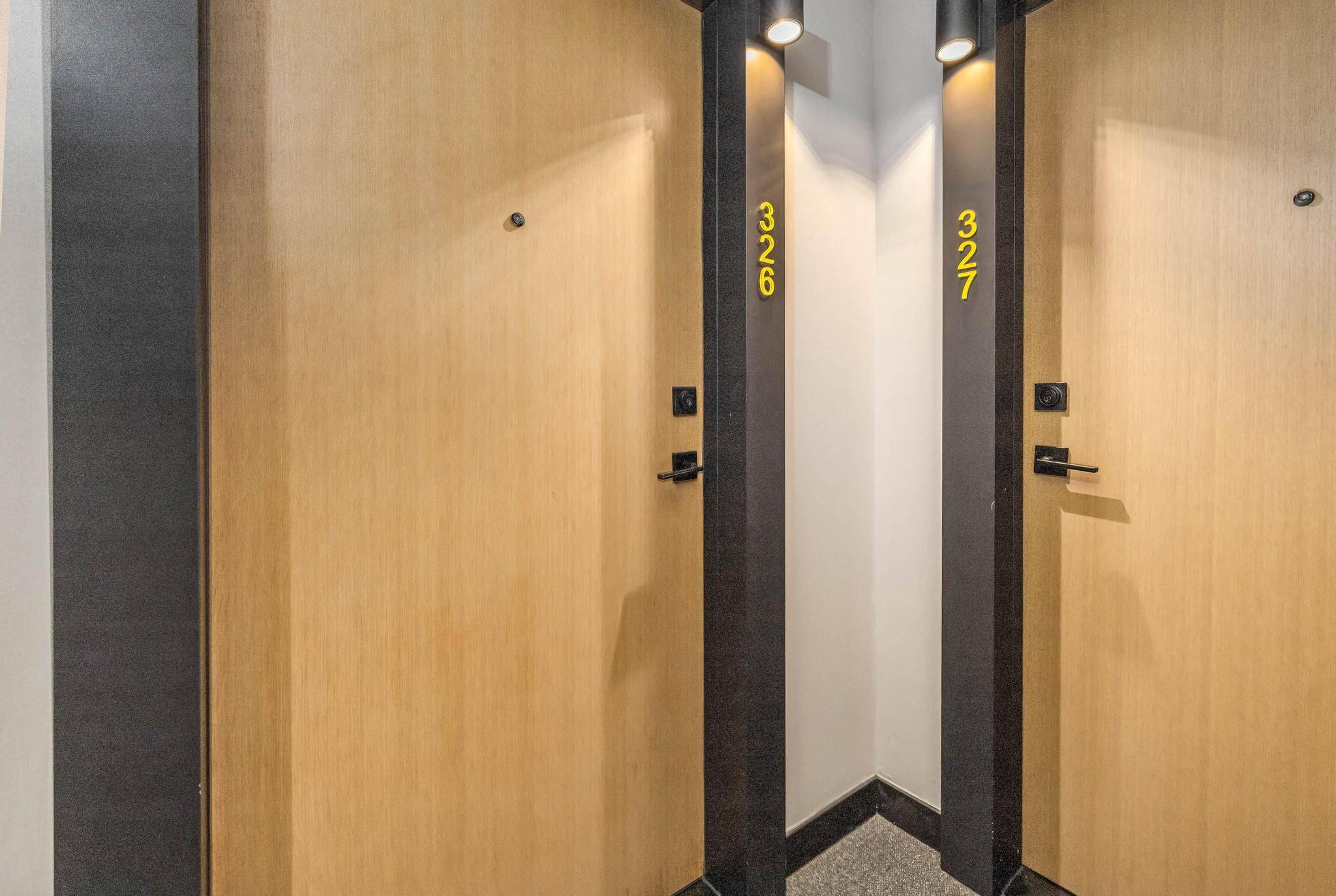 Toronto W08, ON M8Z 0G5,36 Zorra ST #326