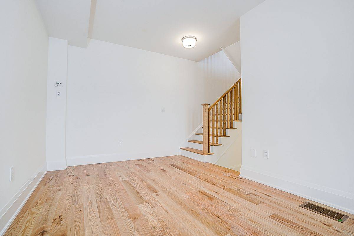 Oakville, ON L6M 5R9,3295 Taha Gardens N/A W