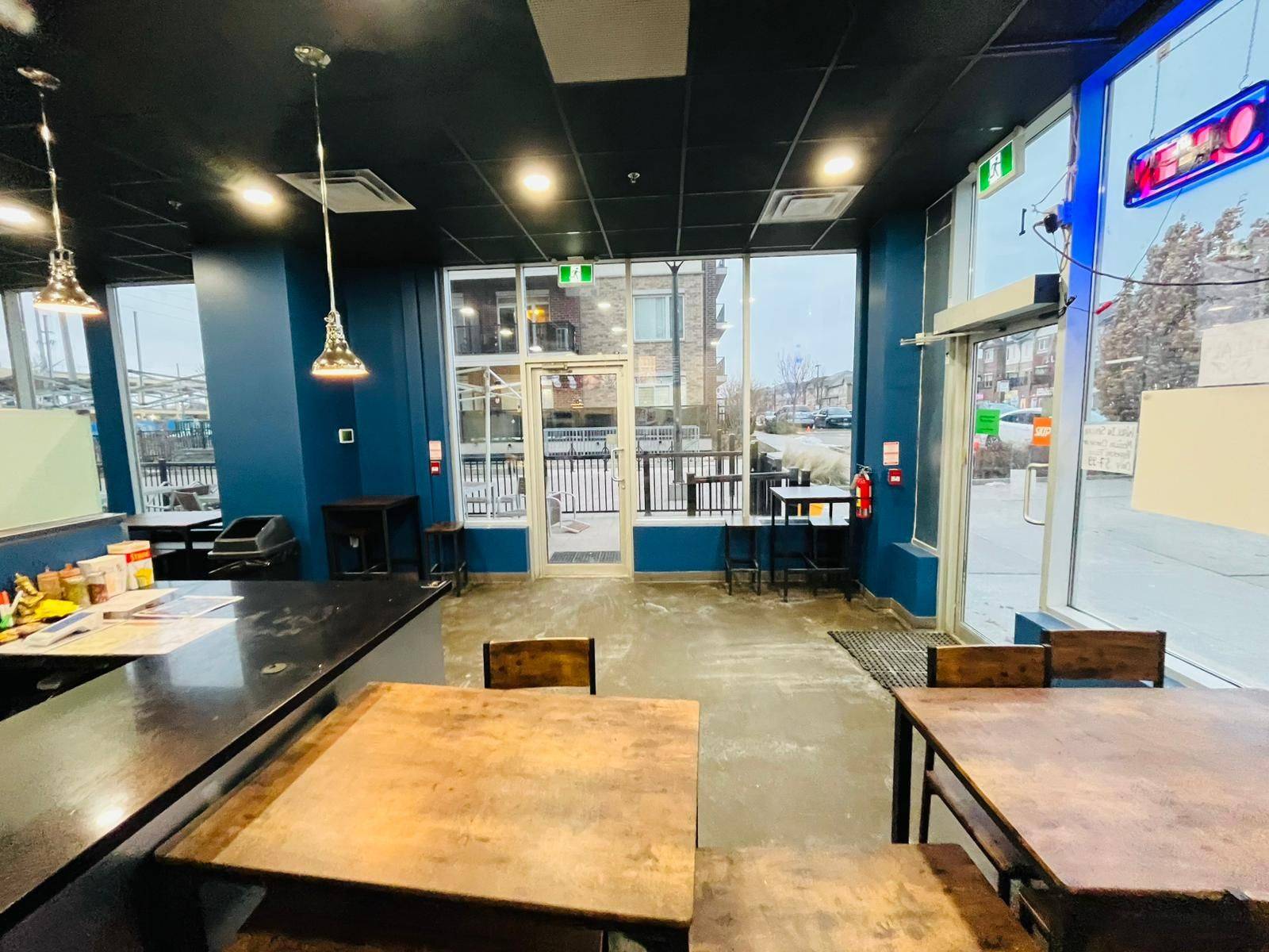 Brampton, ON L6Y 6B8,50 Sky Harbour DR #1