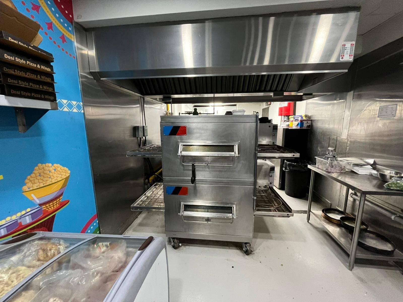 Brampton, ON L6Y 6B8,50 Sky Harbour DR #1