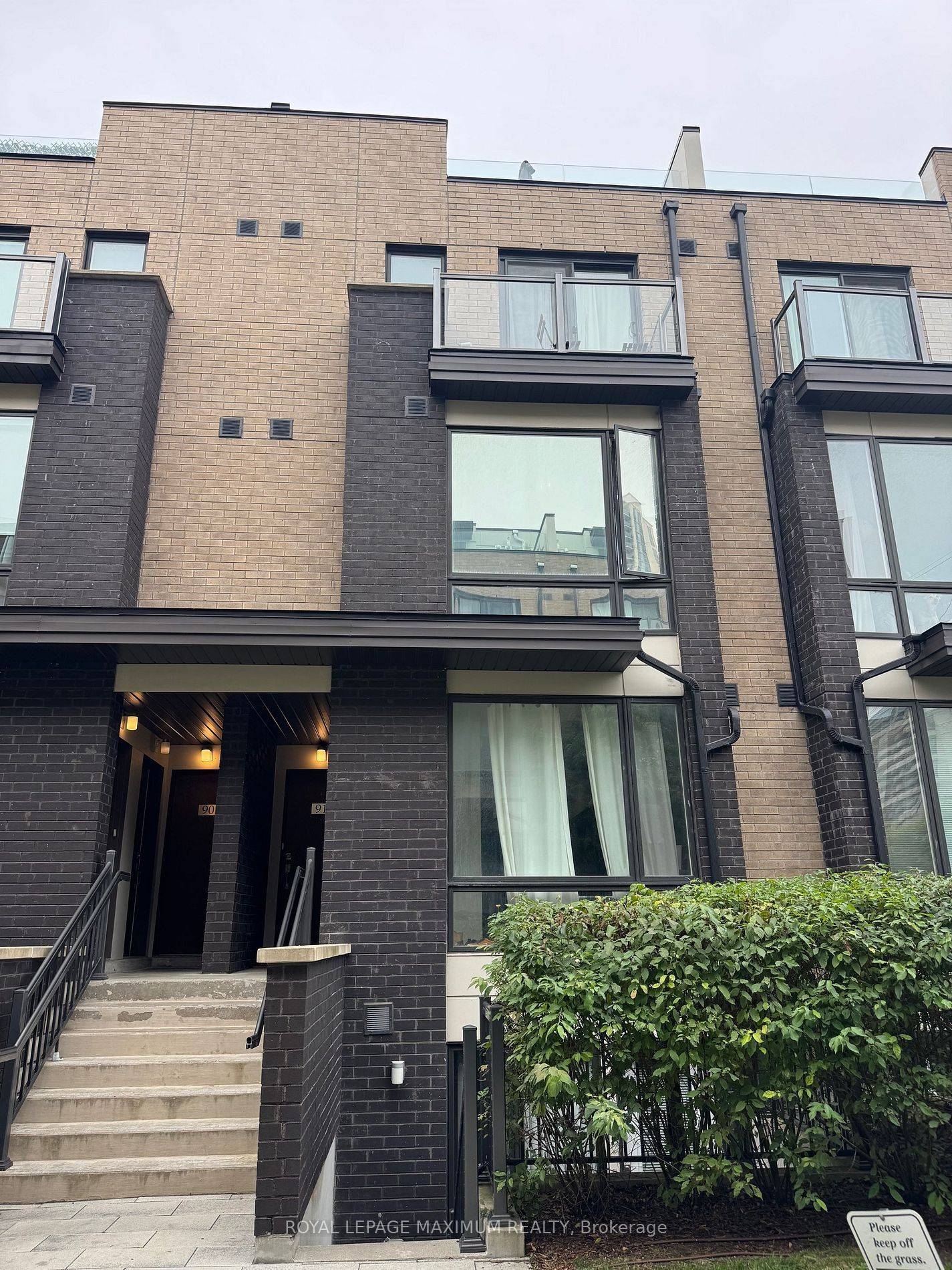 Toronto W08, ON M8Z 0E3,30 Fieldway RD #92