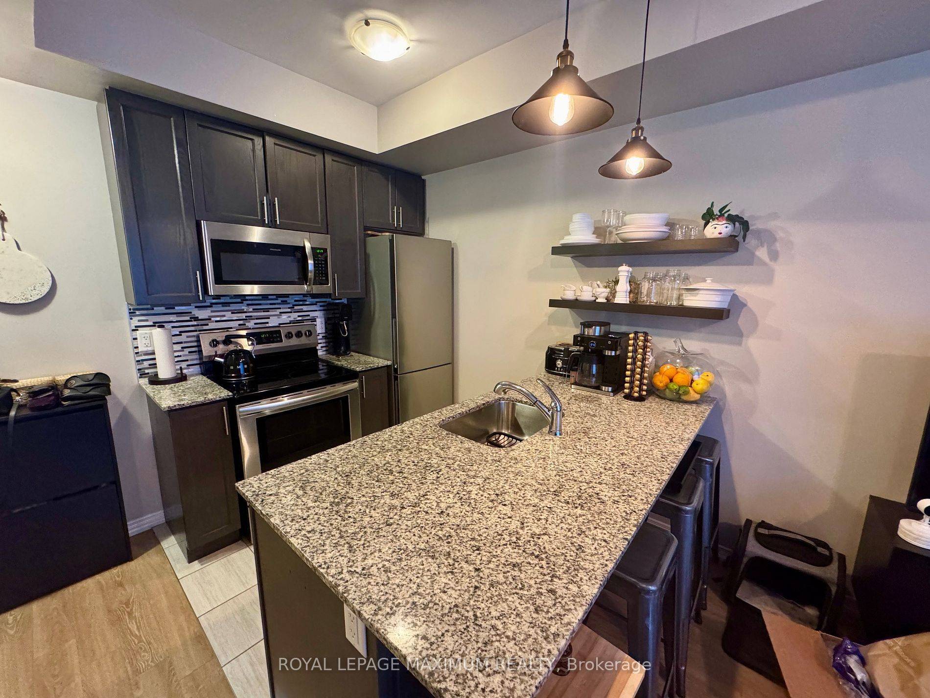 Toronto W08, ON M8Z 0E3,30 Fieldway RD #92