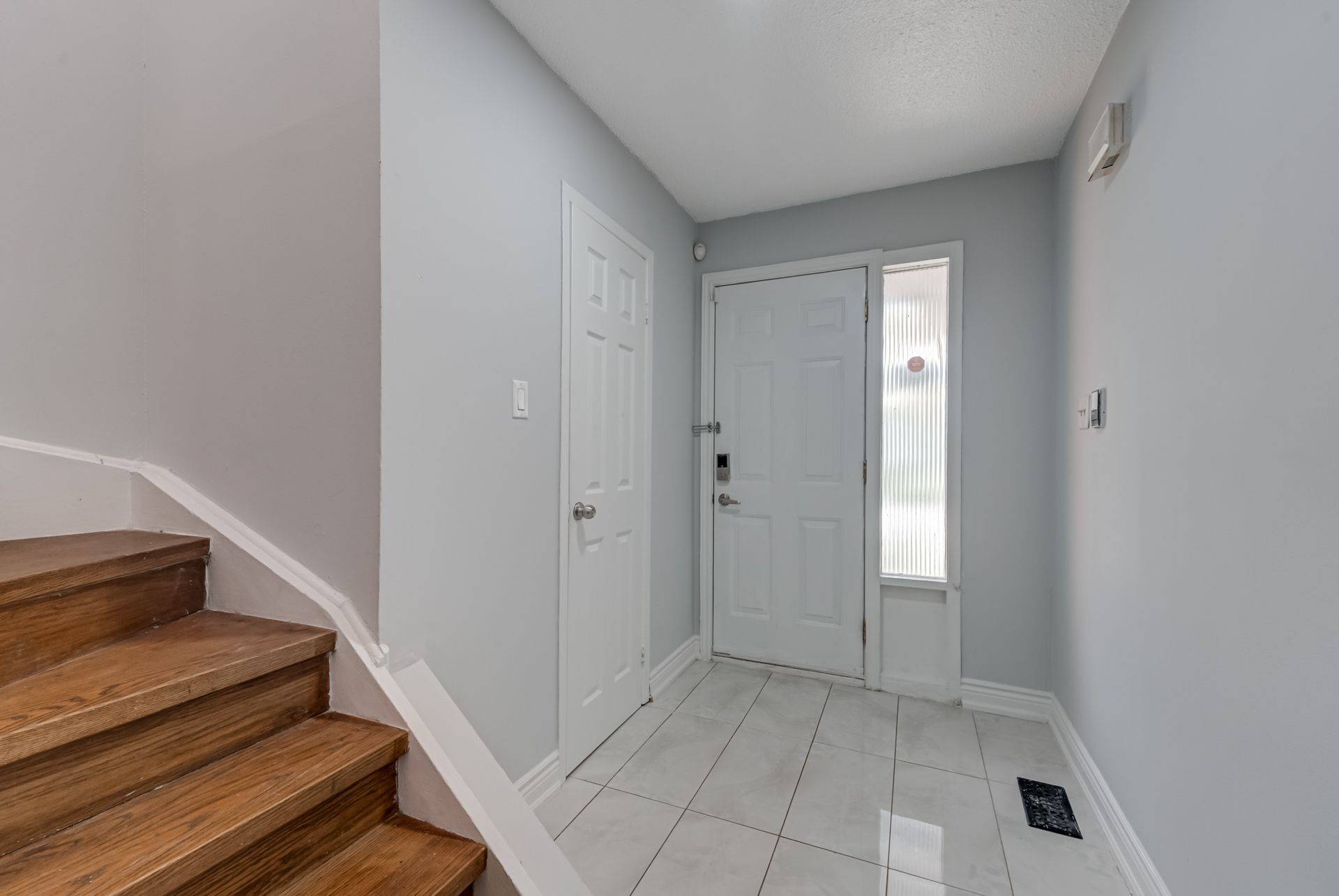 Brampton, ON L6T 4C9,59 Enmount DR #59