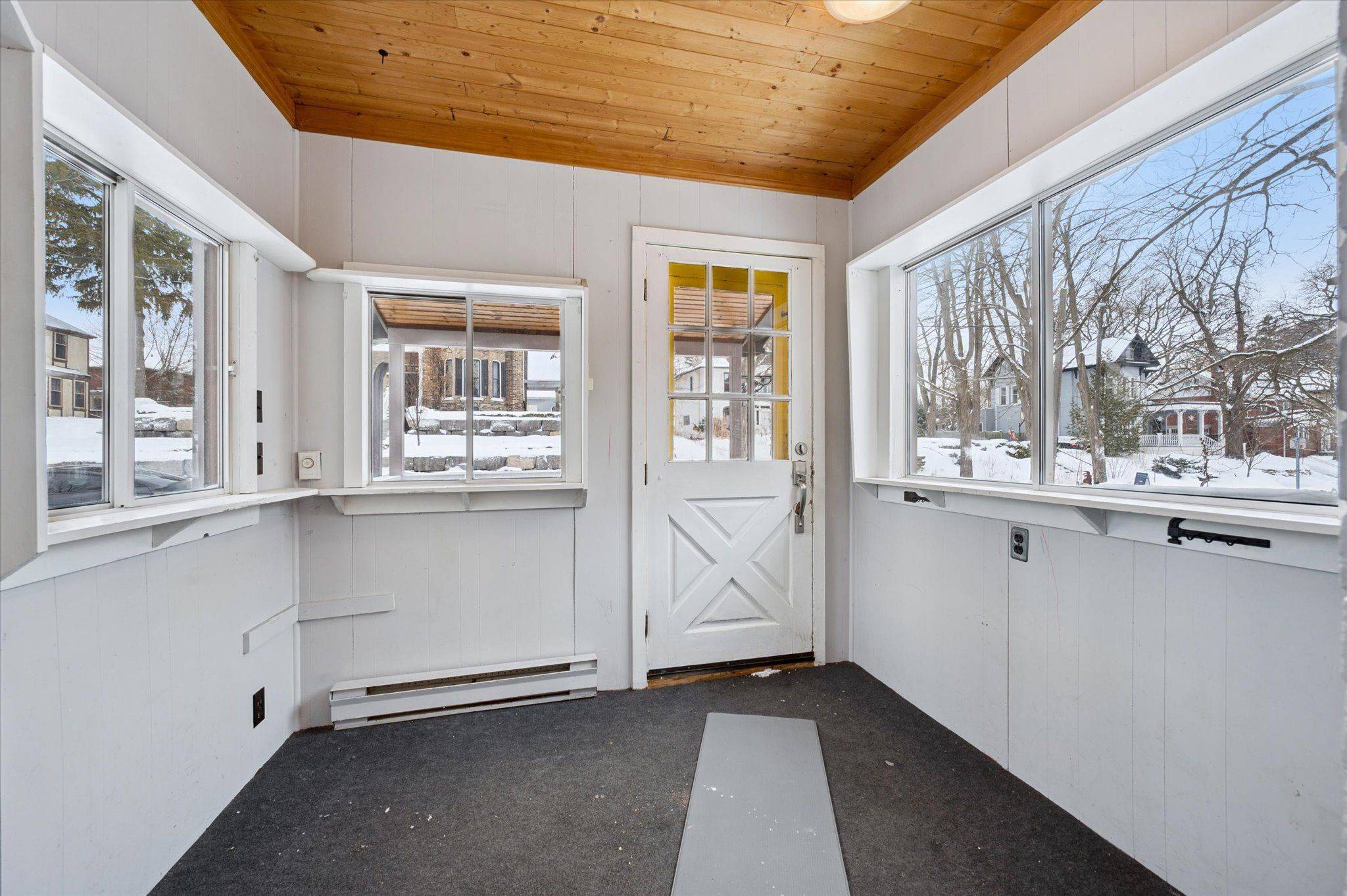 Waterloo, ON N2J 1K7,70 George ST