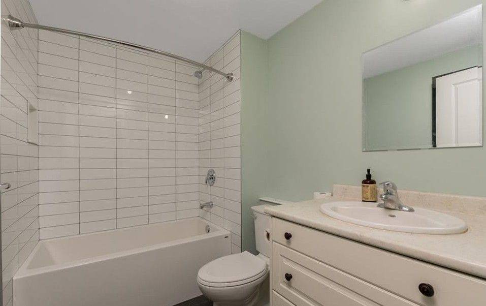 Waterloo, ON N2L 2Y8,14 Young ST W