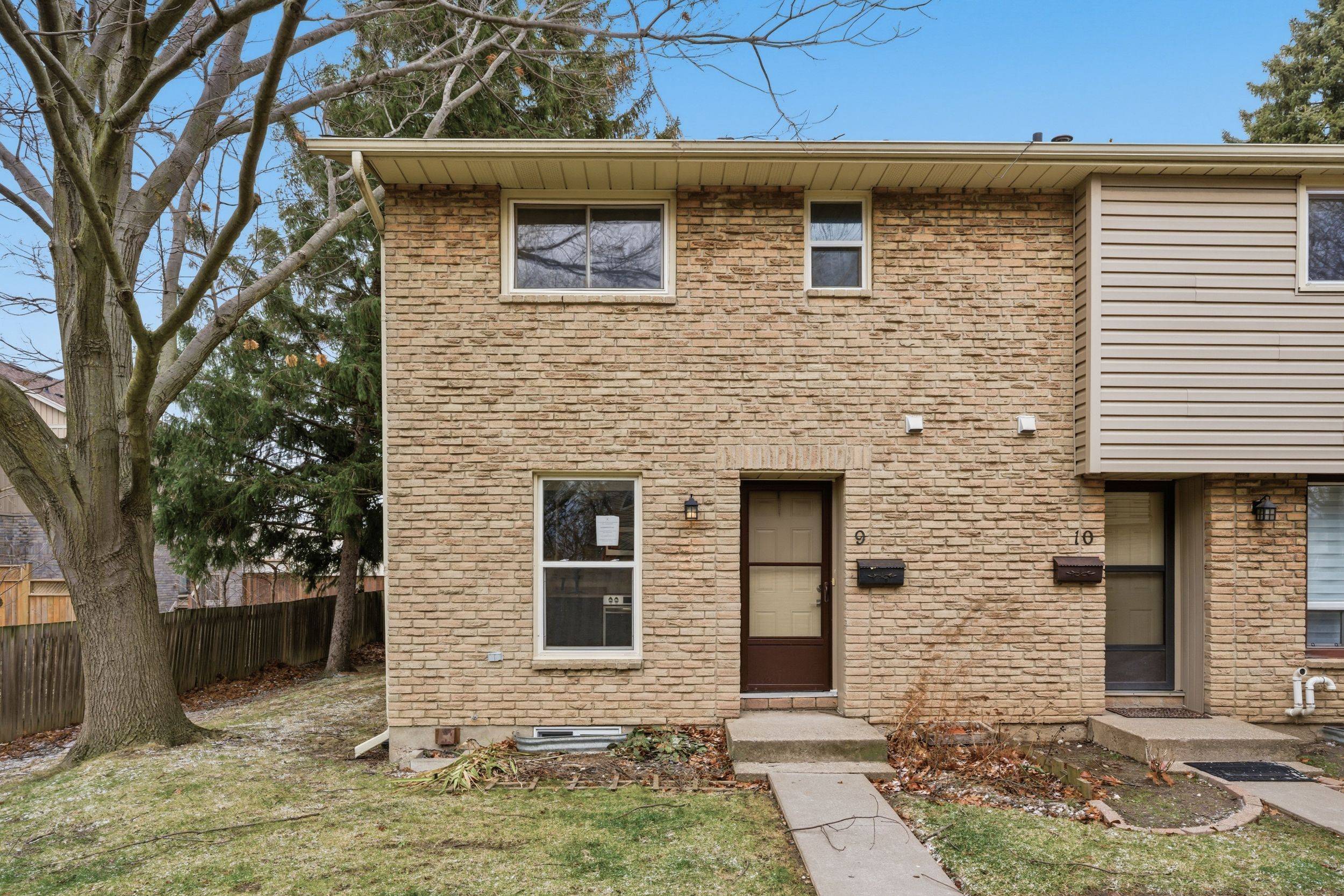 St. Catharines, ON L2R 7J7,75 Ventura DR #9