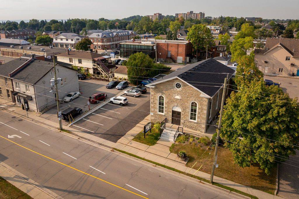 Hamilton, ON L0R 2H0,21 Mill ST N #Main Level