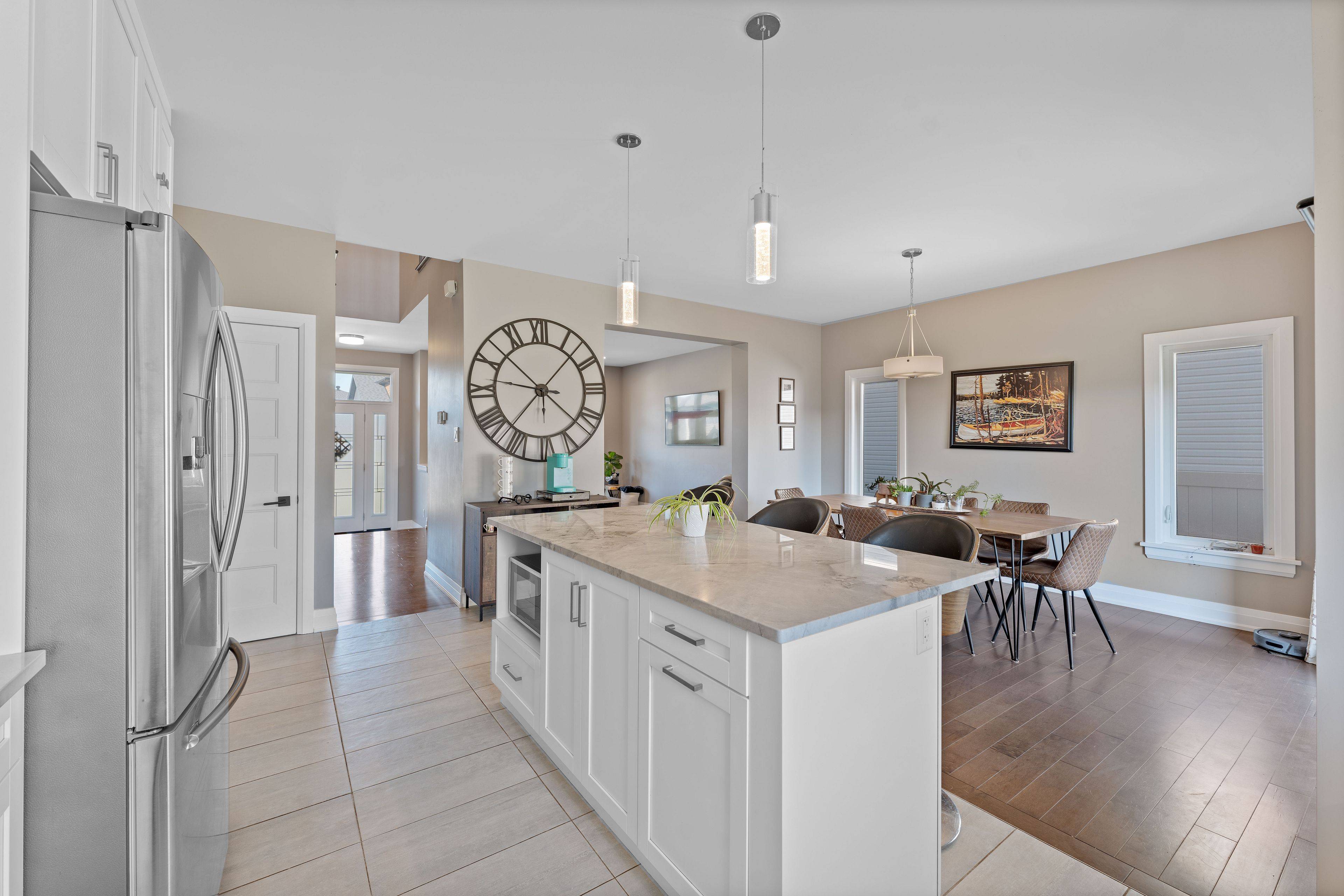 Russell, ON K0A 1W0,156 Lyon ST