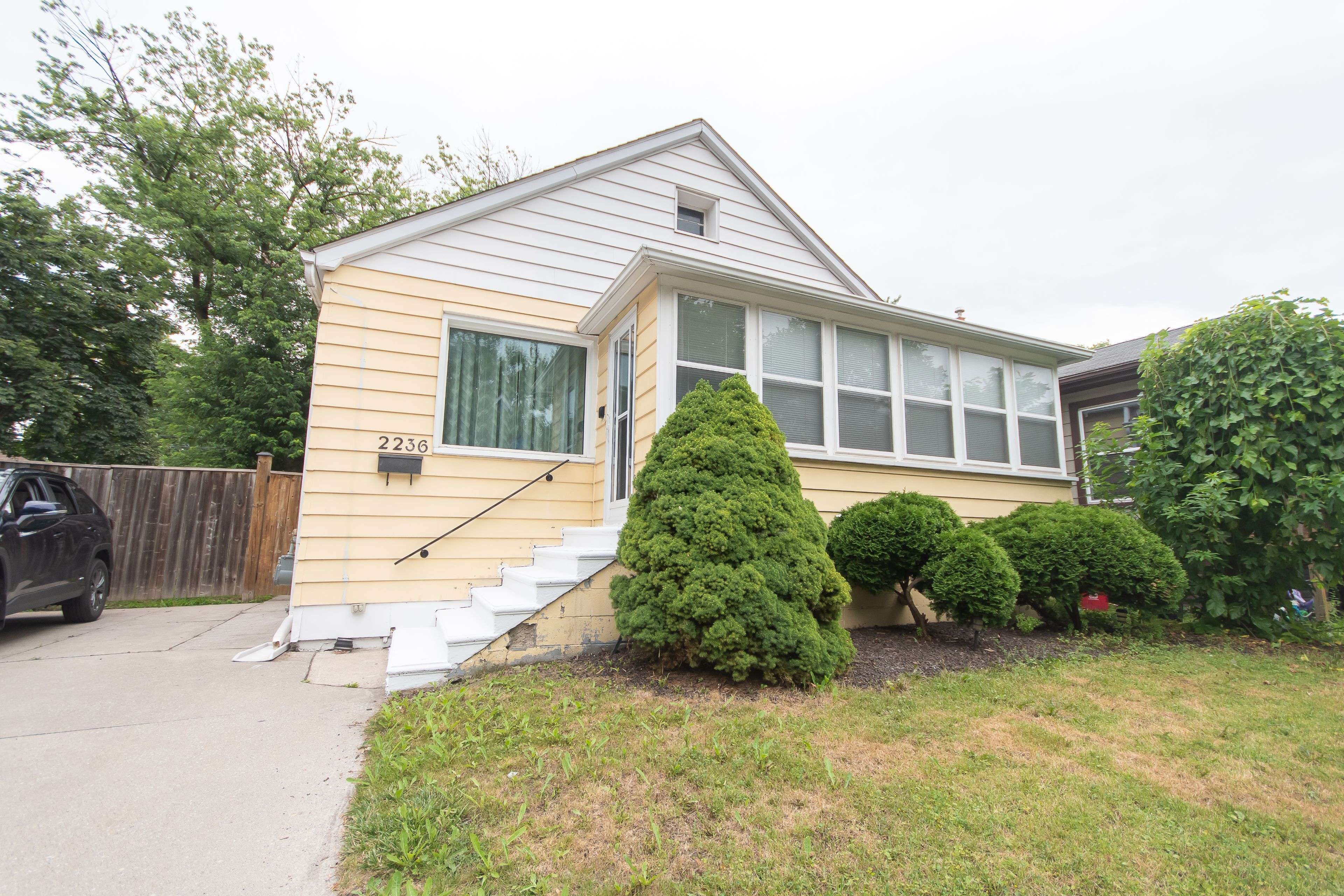 Windsor, ON N8X 1V9,2236 Church ST