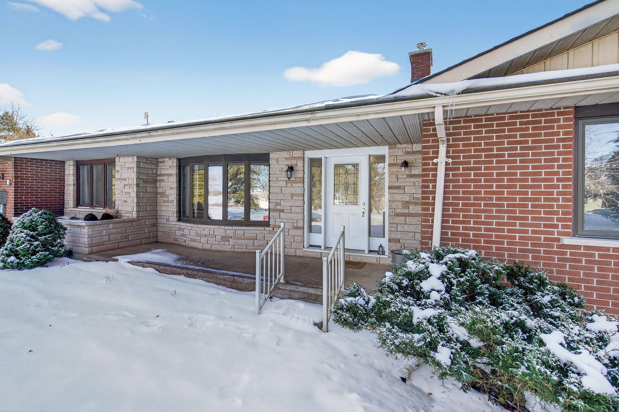 Greater Napanee, ON K0H 1G0,1647 Galt ST