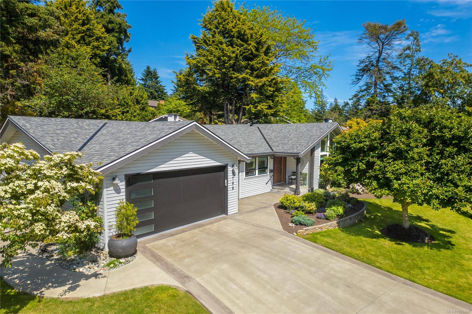 Saanich, BC V8N 5X4,2780 Arbutus Rd