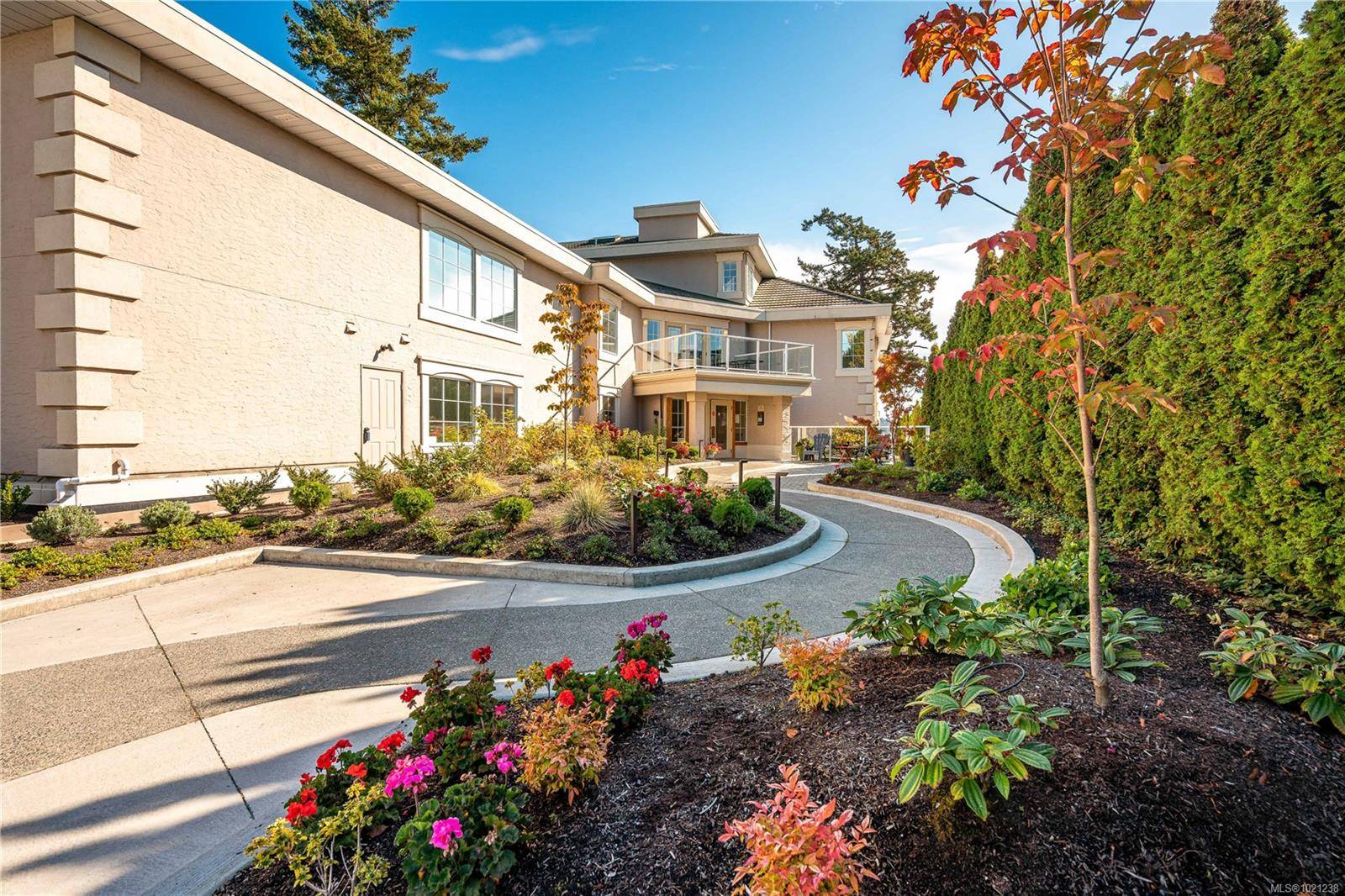 View Royal, BC V9B 1V6,1 Buddy Rd #304