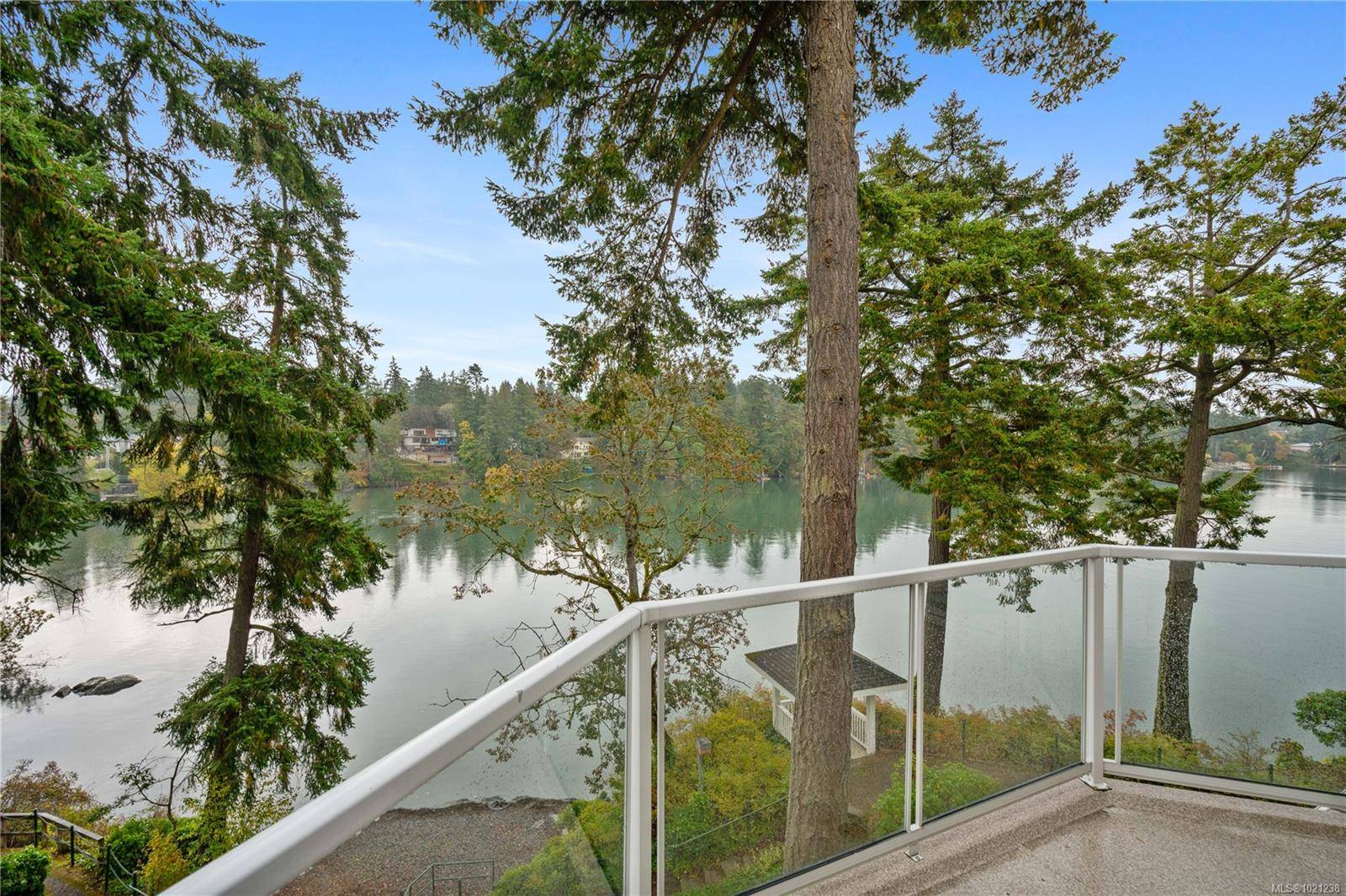 View Royal, BC V9B 1V6,1 Buddy Rd #304