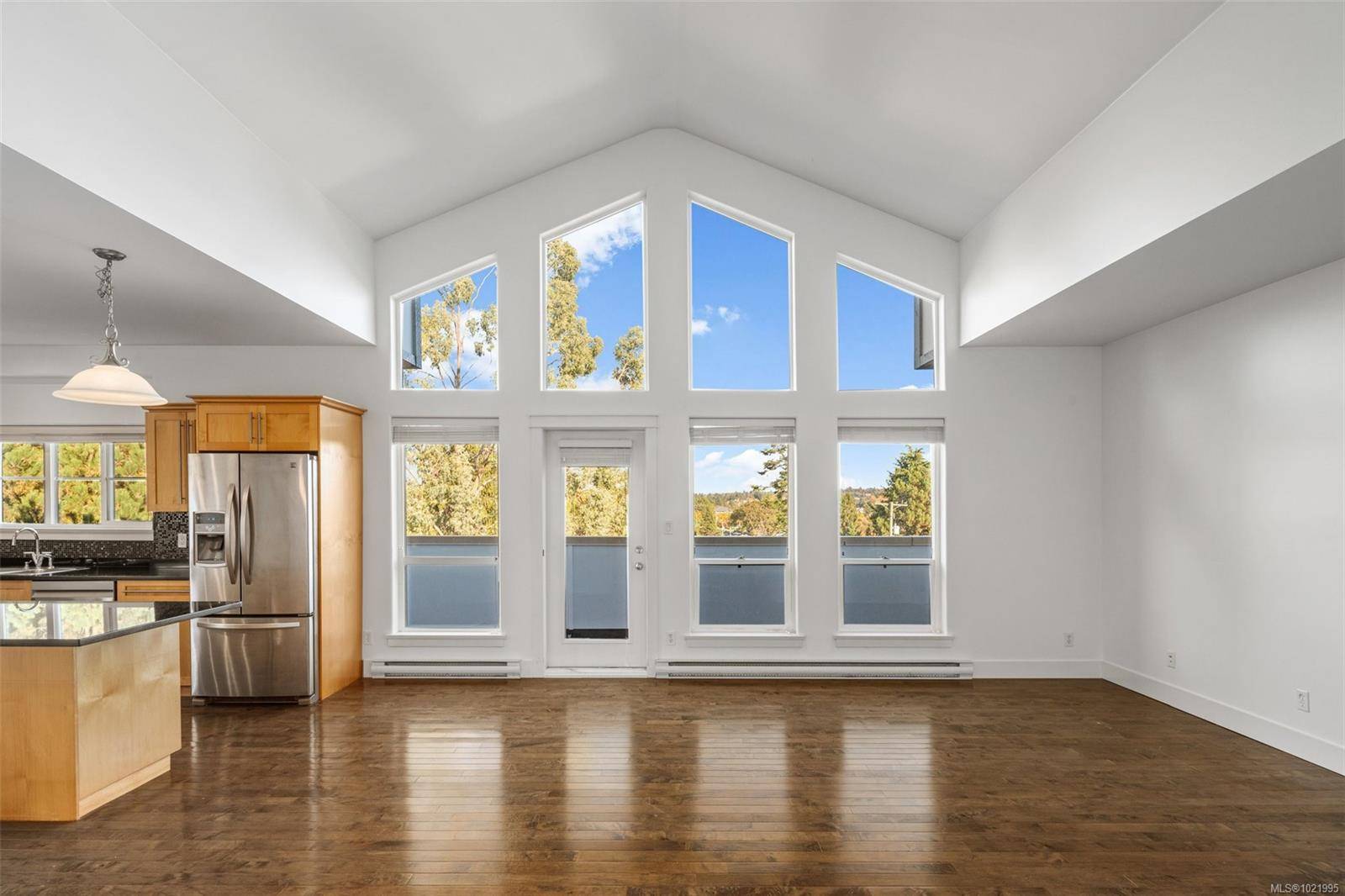 Saanich, BC V8Z 1Z6,3915 Carey Rd #307