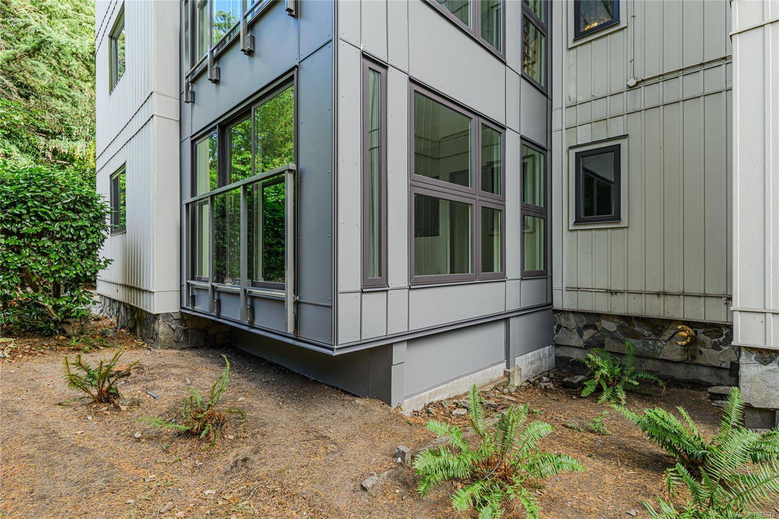 Saanich, BC V8P 1A9,1875 Lansdowne Rd #201