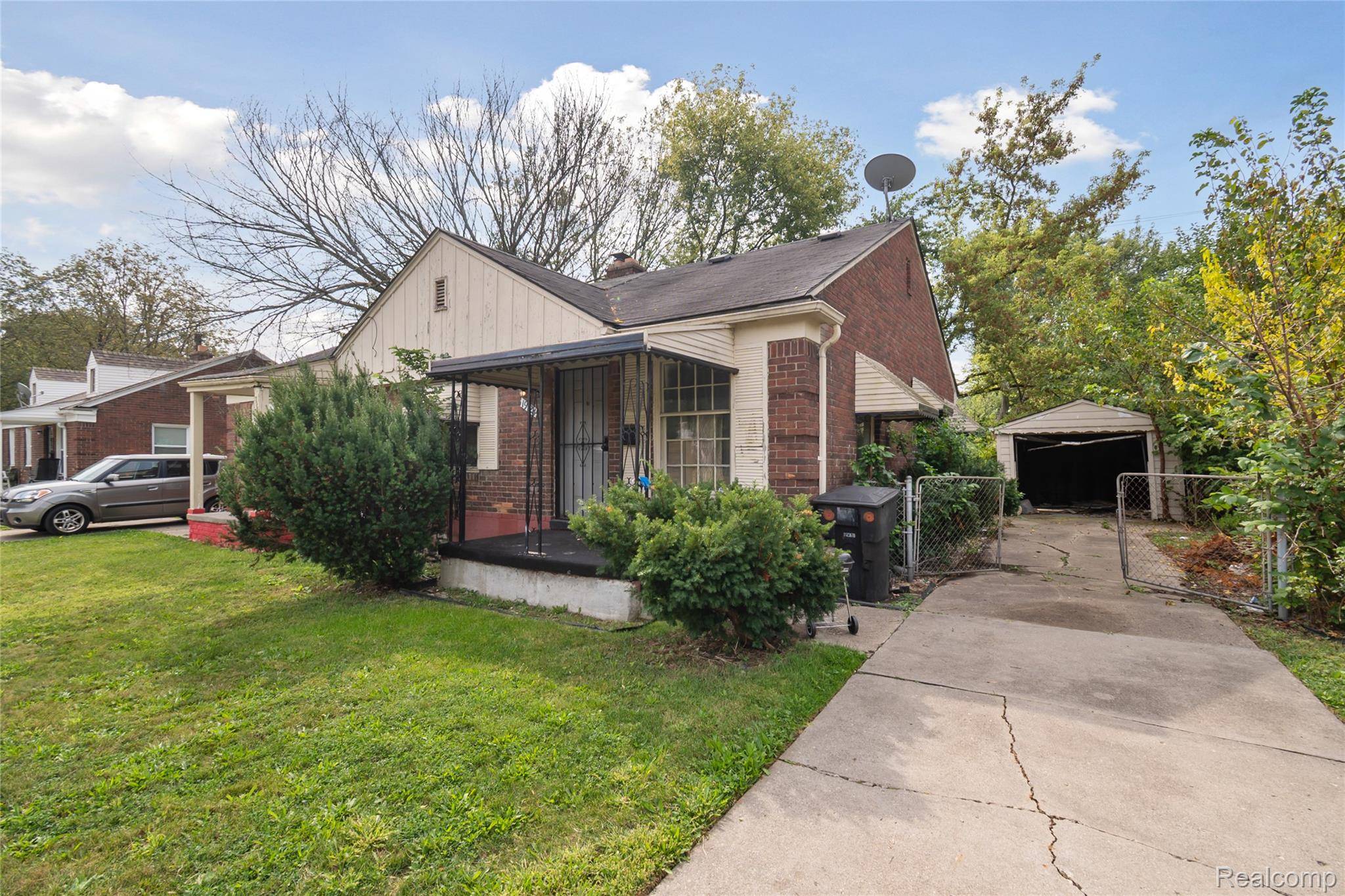 Detroit, MI 48224,19124 Moross RD