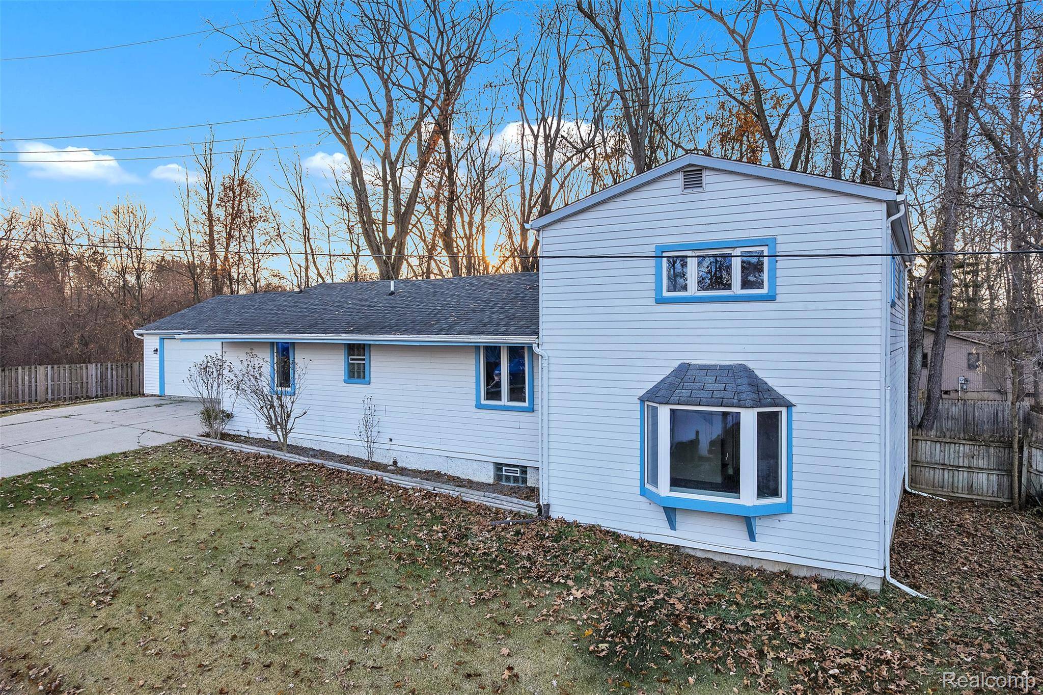 Holly, MI 48442,8165 Leonard DR