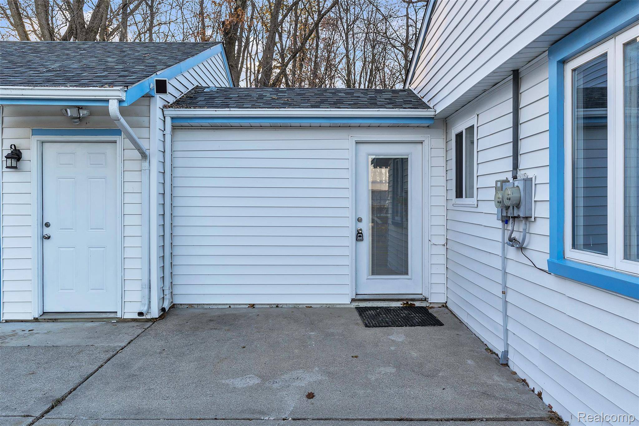 Holly, MI 48442,8165 Leonard DR