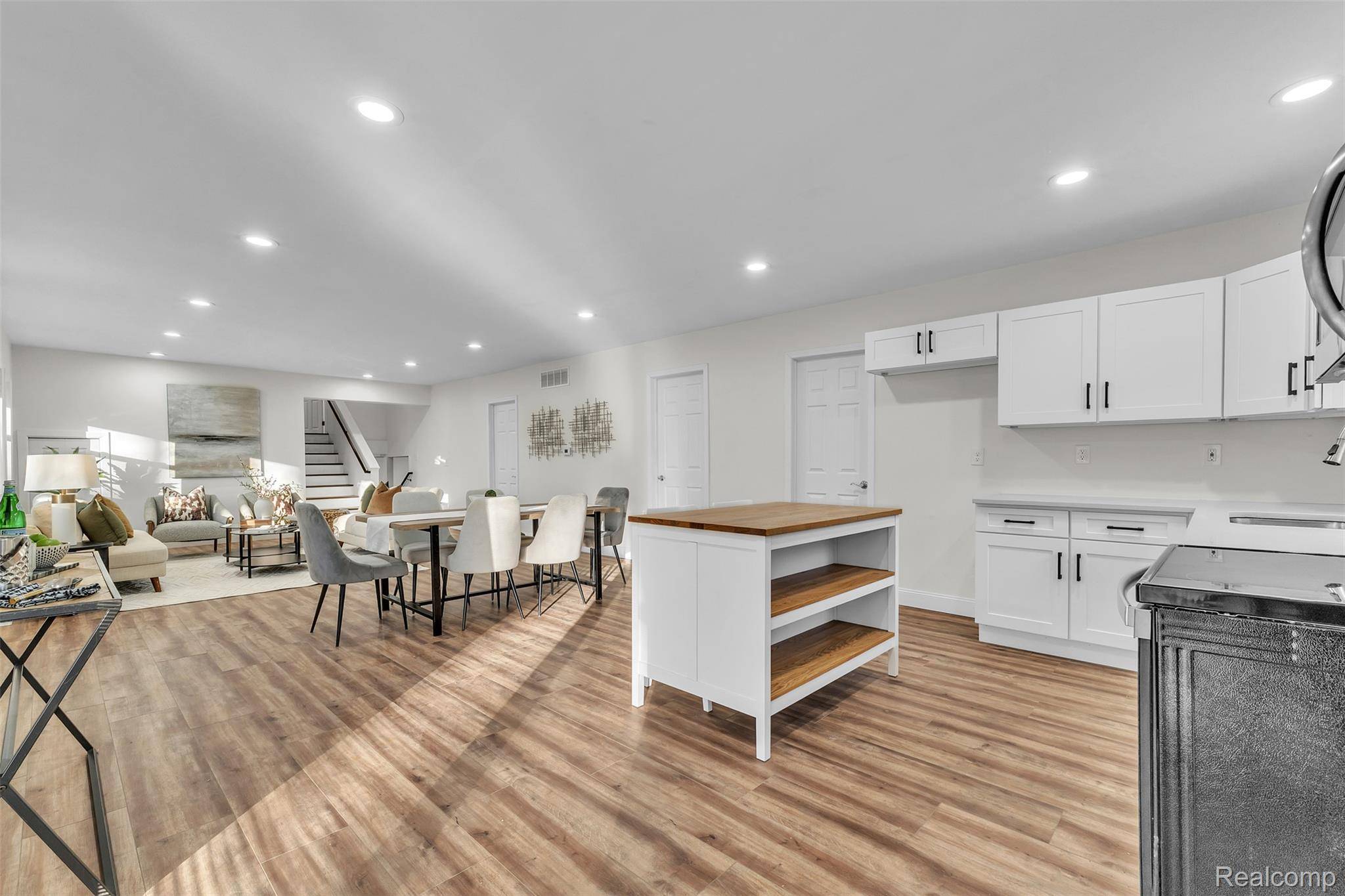 Holly, MI 48442,8165 Leonard DR