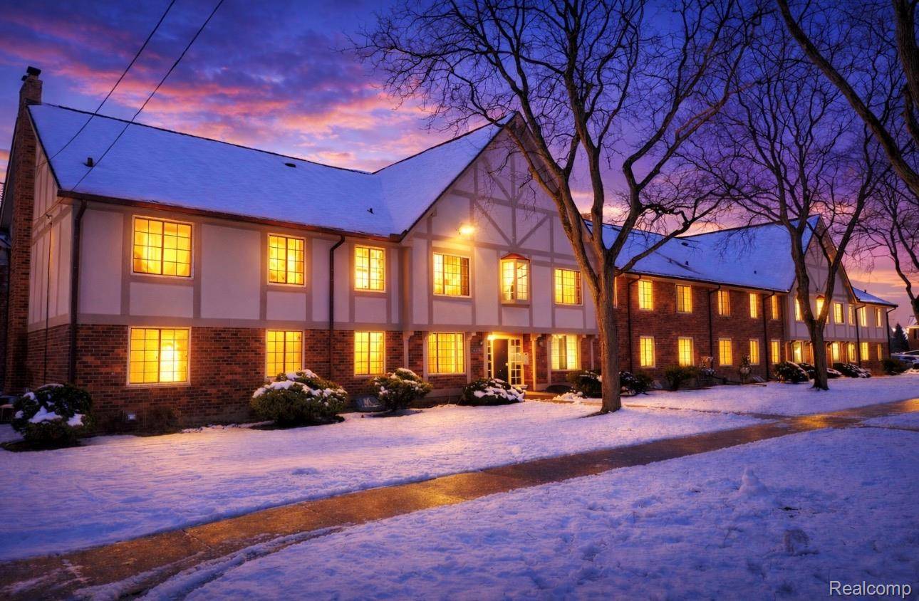 Southfield, MI 48076,30228 Southfield RD #166