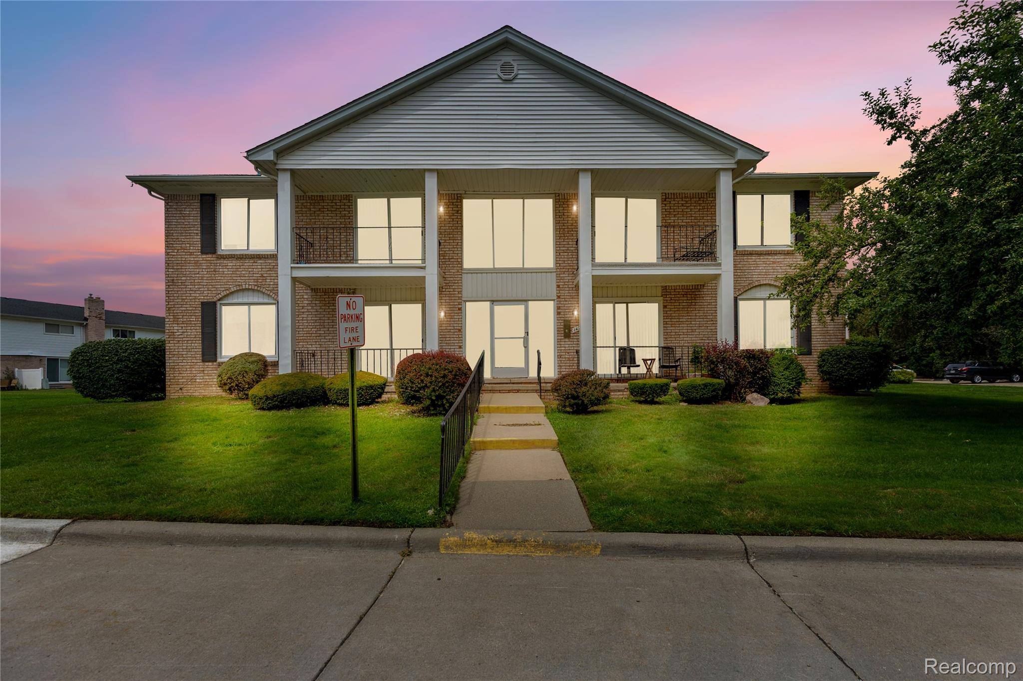 Sterling Heights, MI 48312,14200 Ivanhoe DR