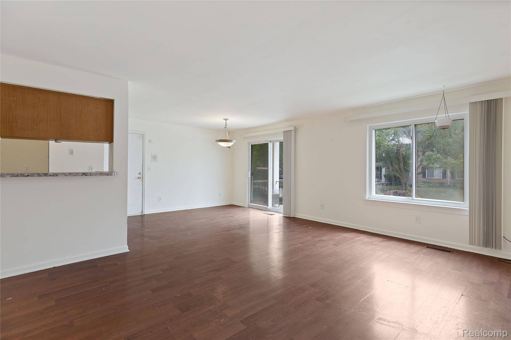 Sterling Heights, MI 48312,14200 Ivanhoe DR